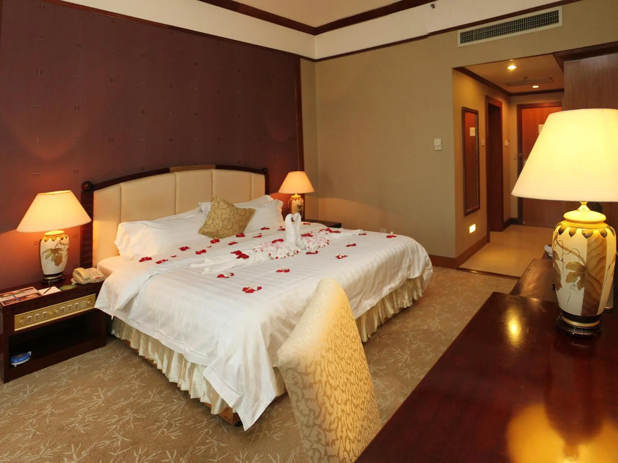 Bed in Don Chan Palace Hotel & Convention