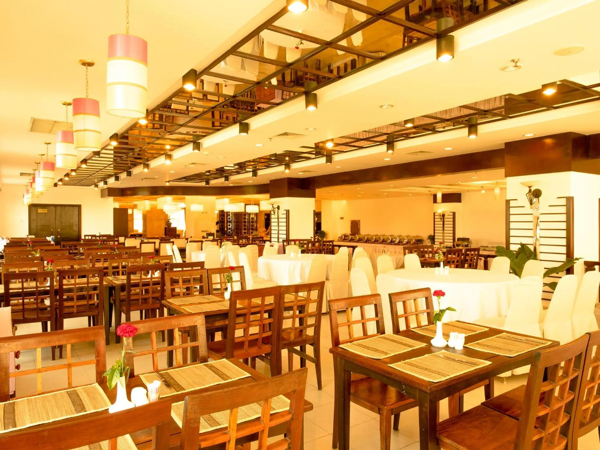 Restaurant/places to eat in Don Chan Palace Hotel & Convention