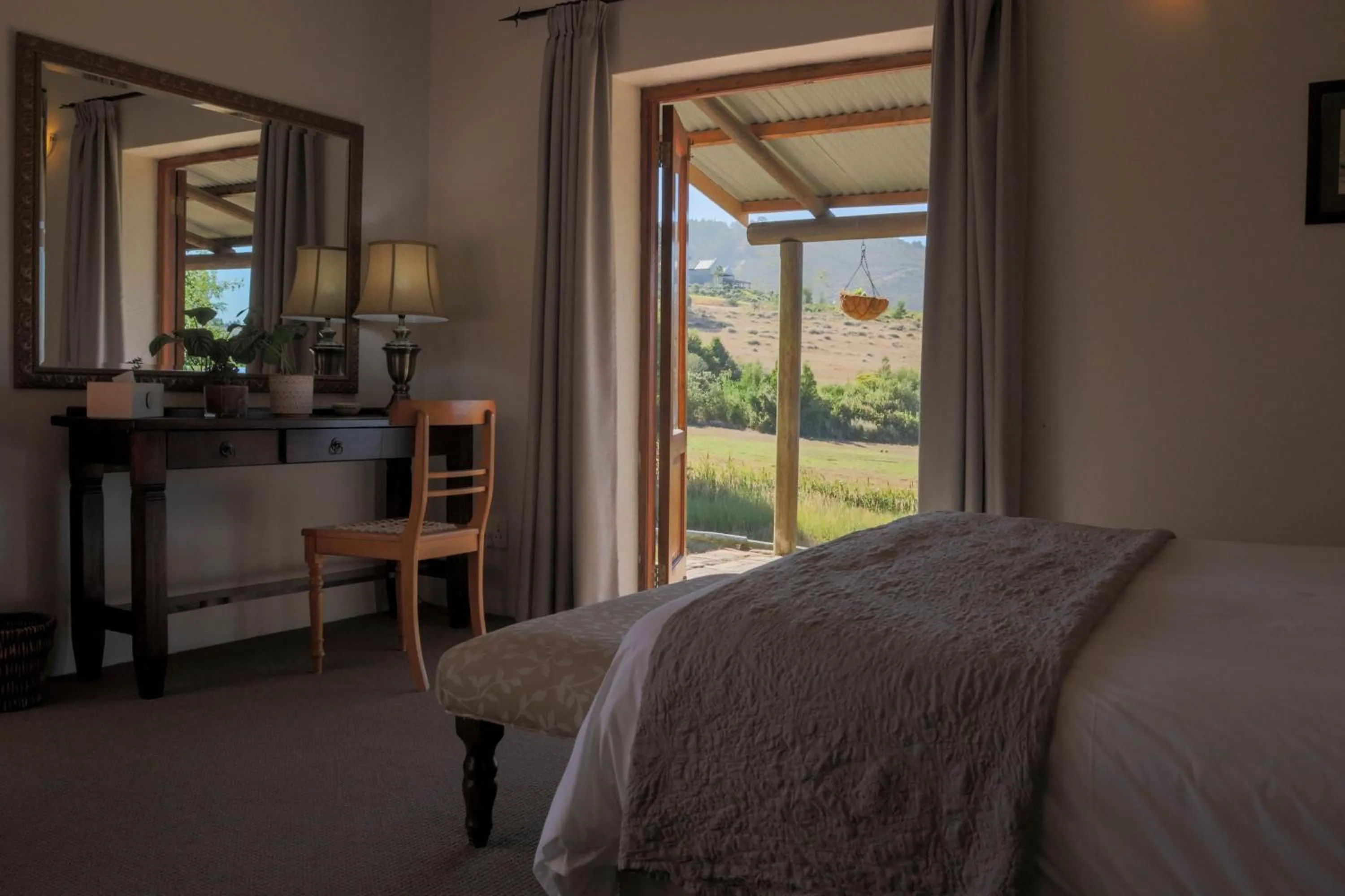 Zebra Cottage and Lodge