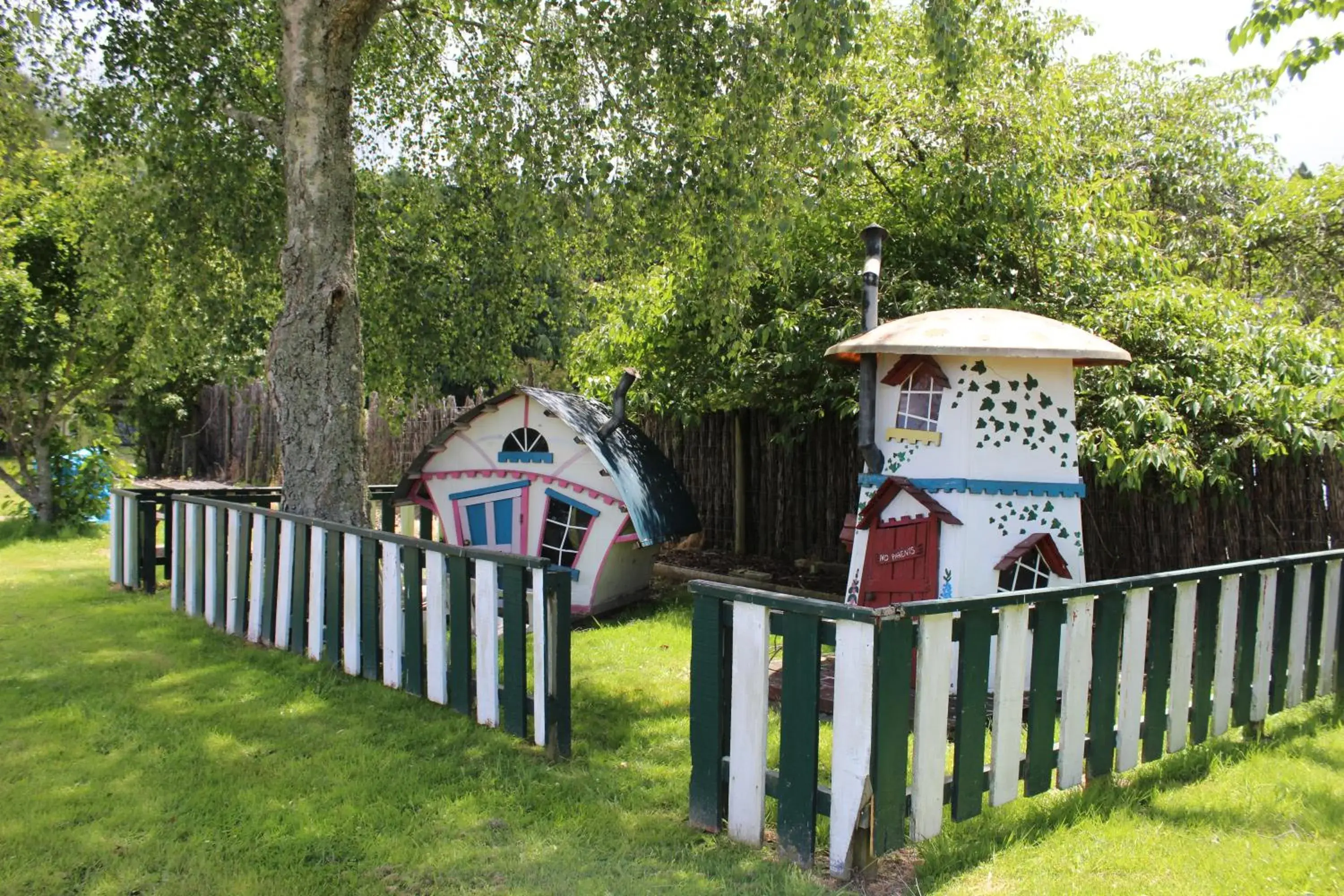 Property building in Fairy Springs Motel Property building in Fairy Springs Motel