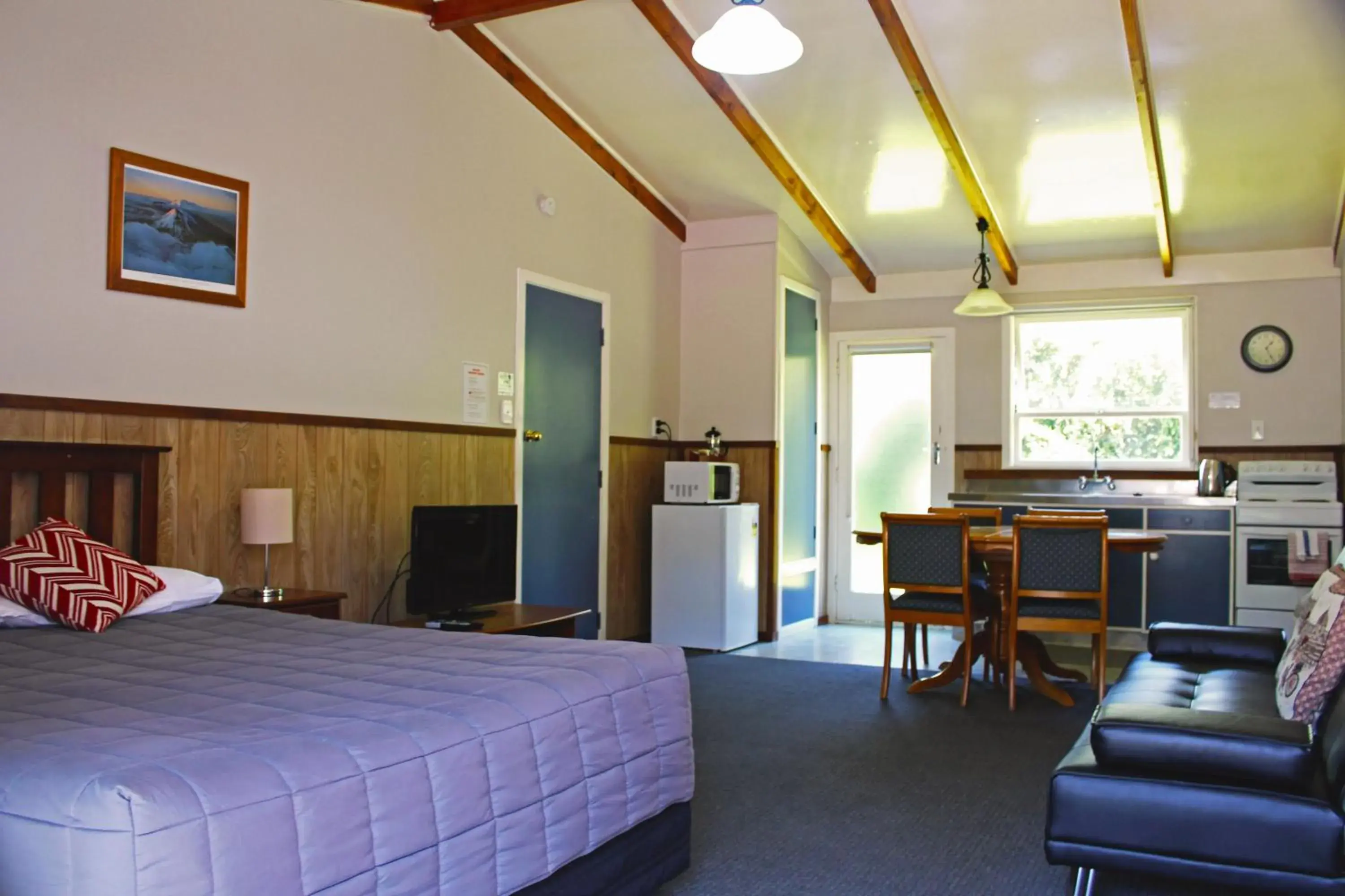 Photo of the whole room in Fairy Springs Motel Photo of the whole room in Fairy Springs Motel