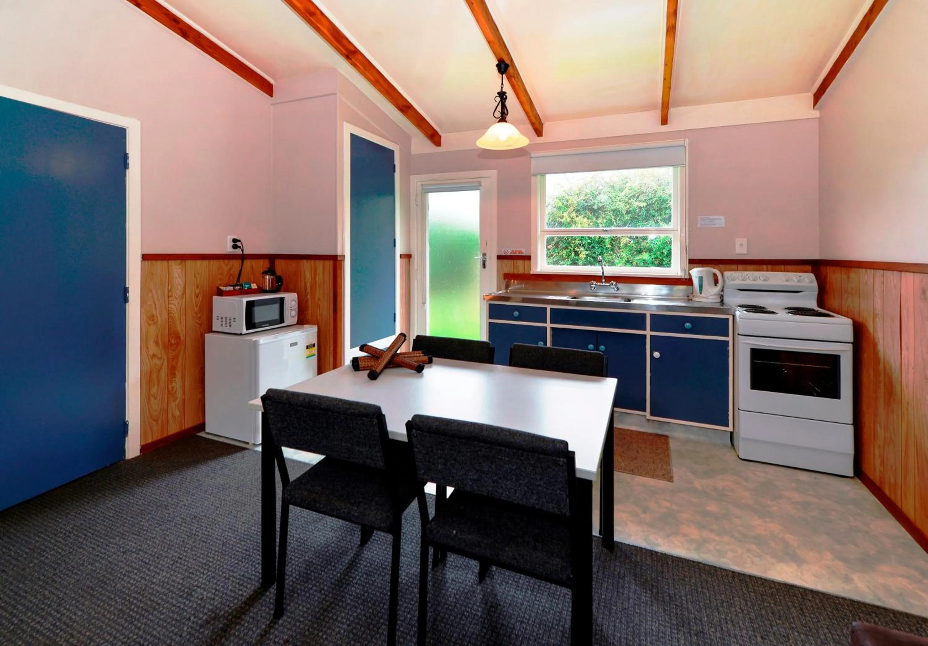 Day in Fairy Springs Motel