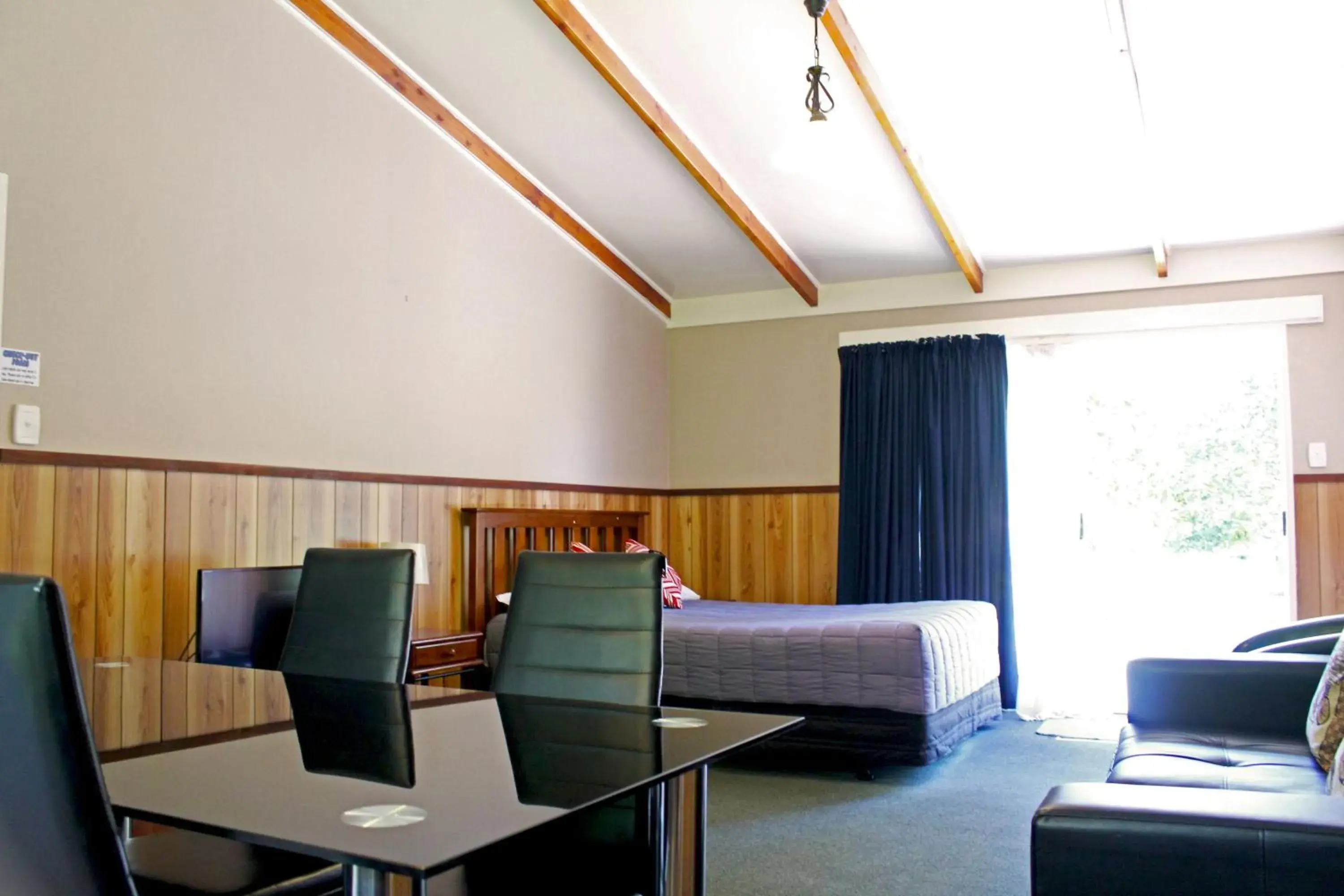 Photo of the whole room in Fairy Springs Motel Photo of the whole room in Fairy Springs Motel