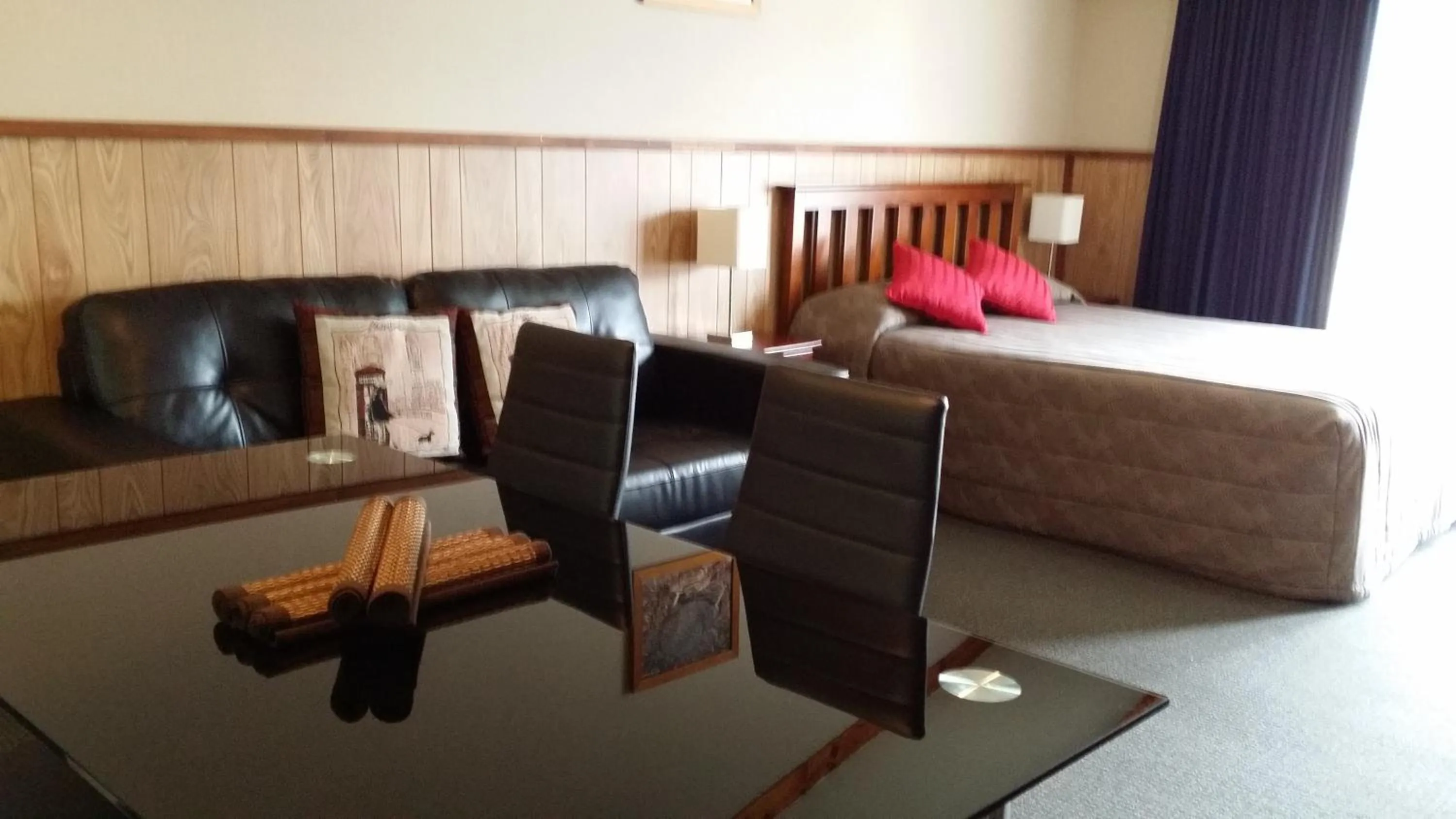 Day, Bed in Fairy Springs Motel