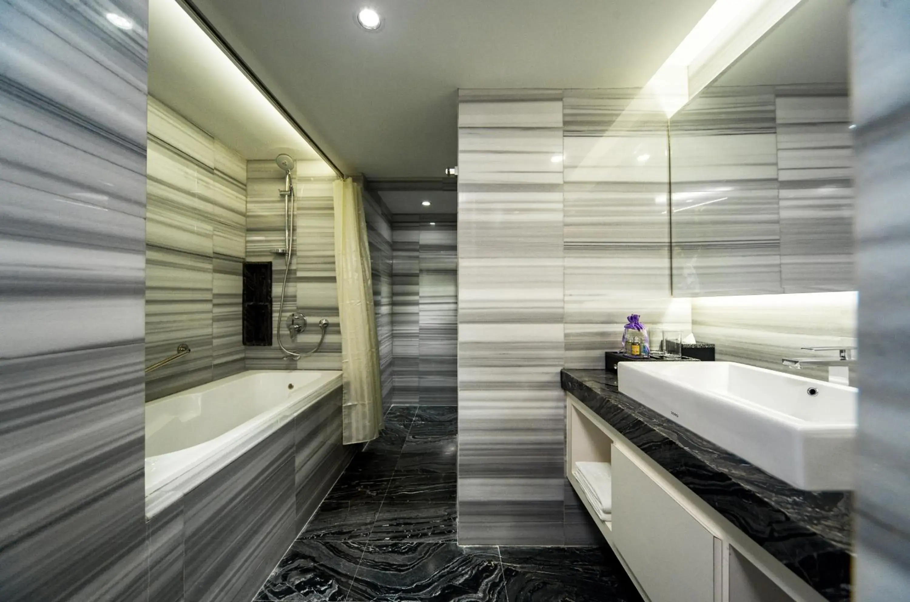 Shower, Bathroom in Promenade Hotel Kota Kinabalu