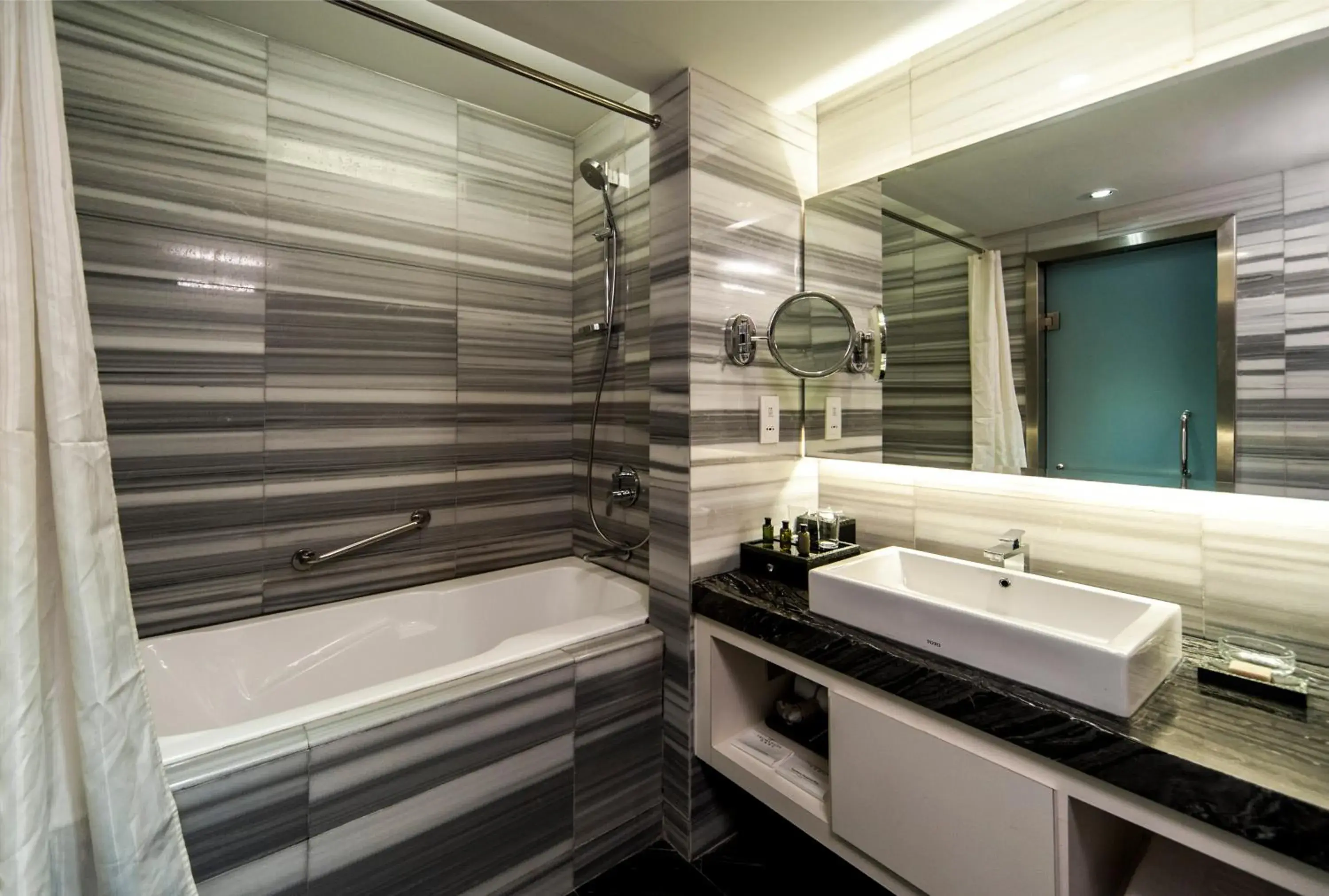 Bathroom in Promenade Hotel Kota Kinabalu