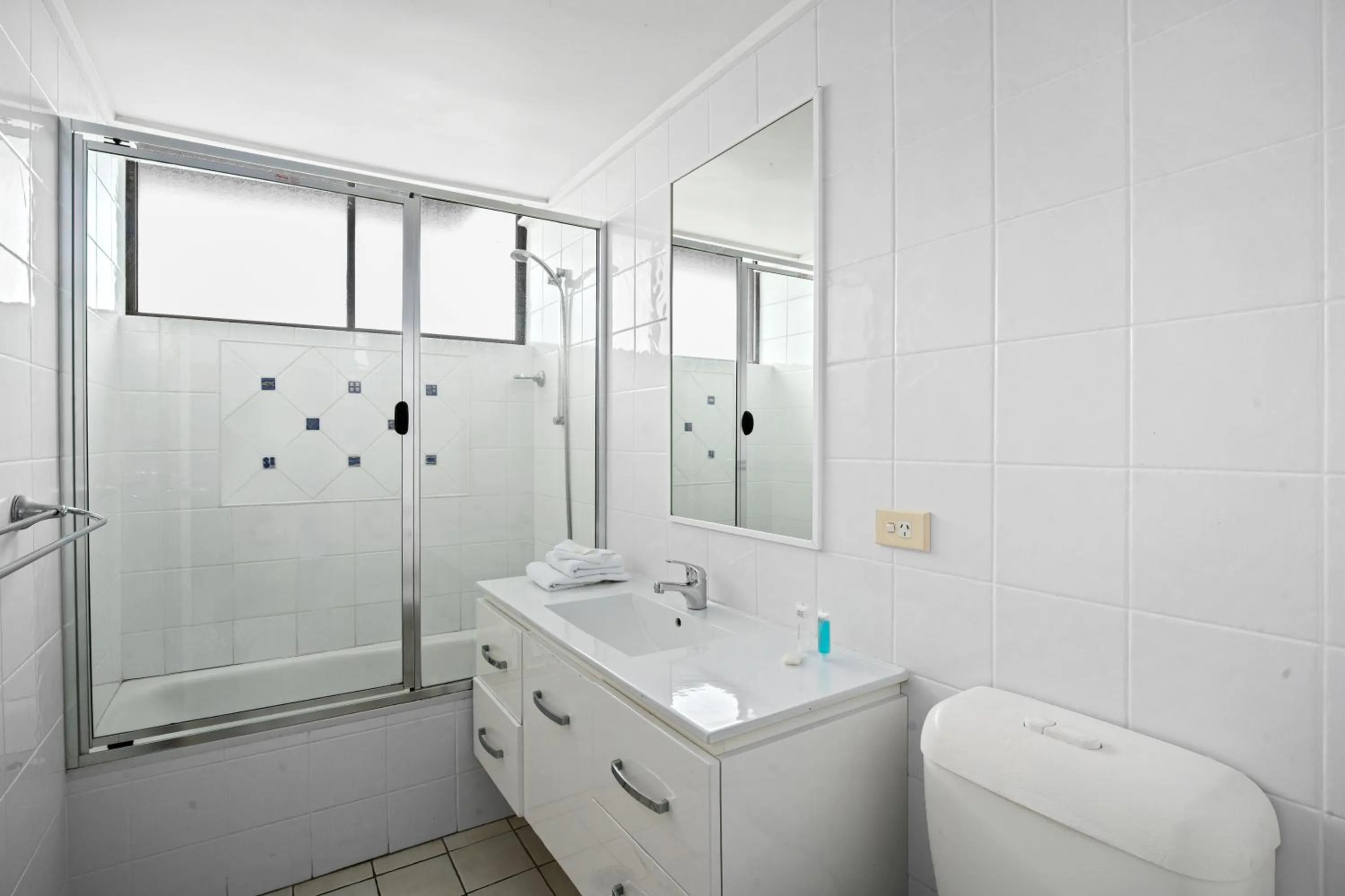 Capricorn One Beachside Holiday Apartments - Official