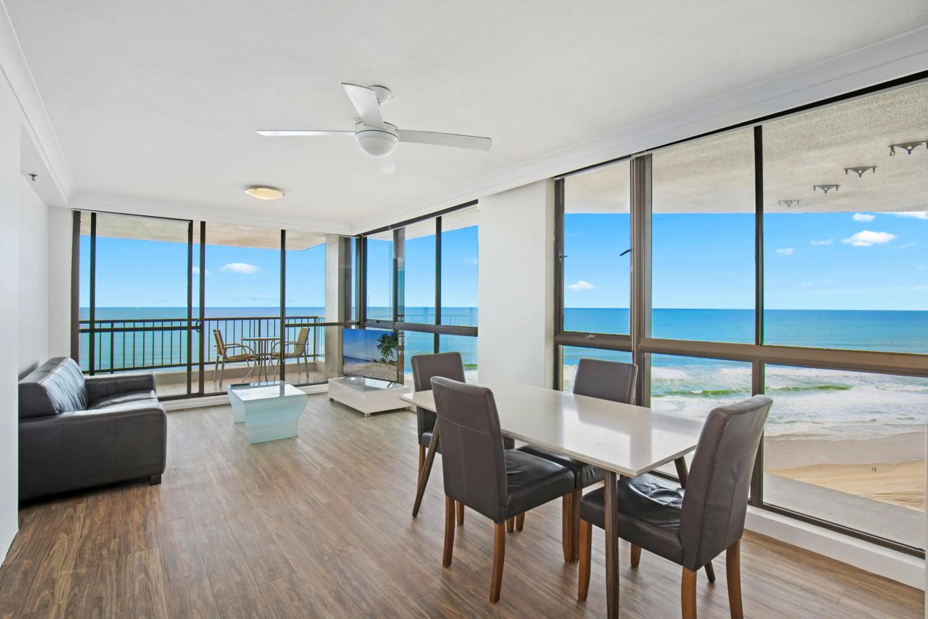 Capricorn One Beachside Holiday Apartments - Official