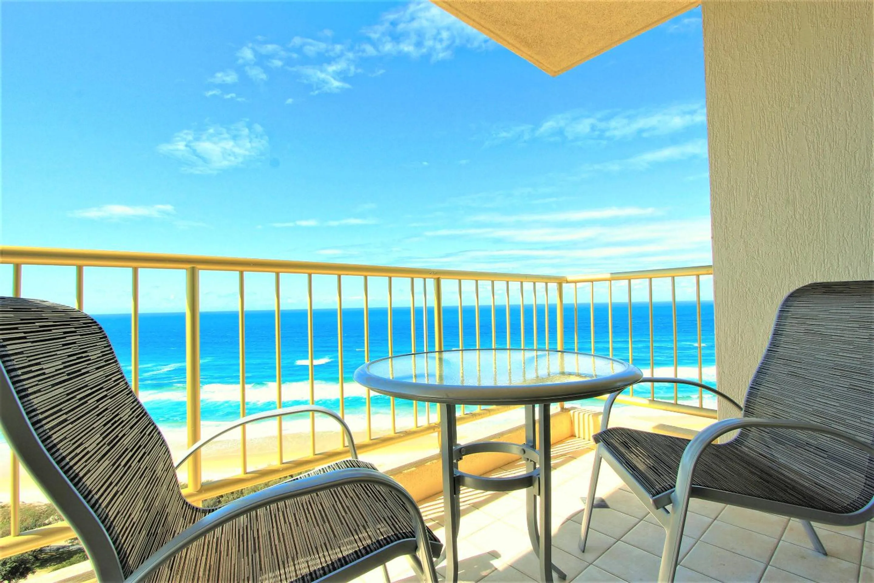 Capricorn One Beachside Holiday Apartments - Official
