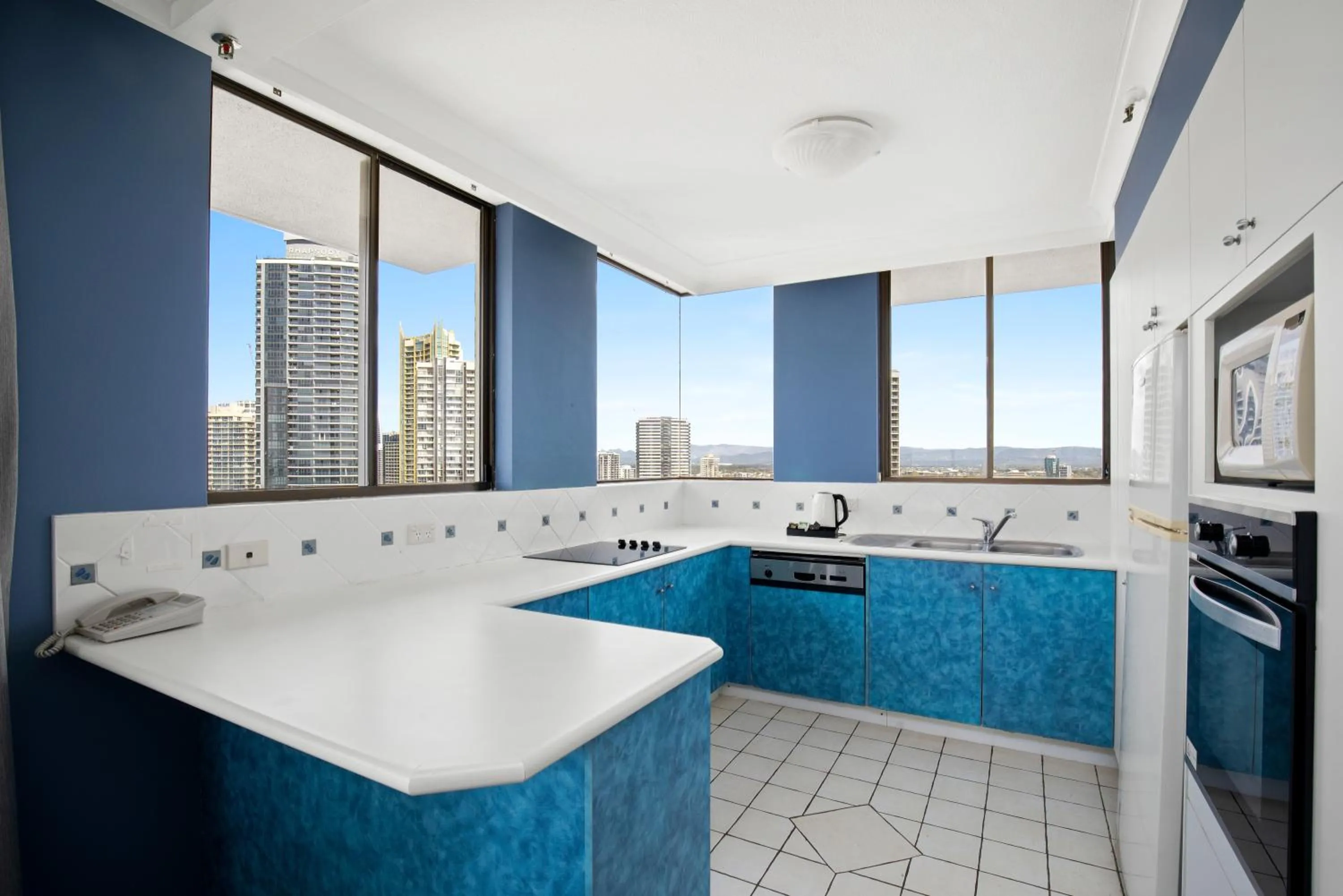 Capricorn One Beachside Holiday Apartments - Official