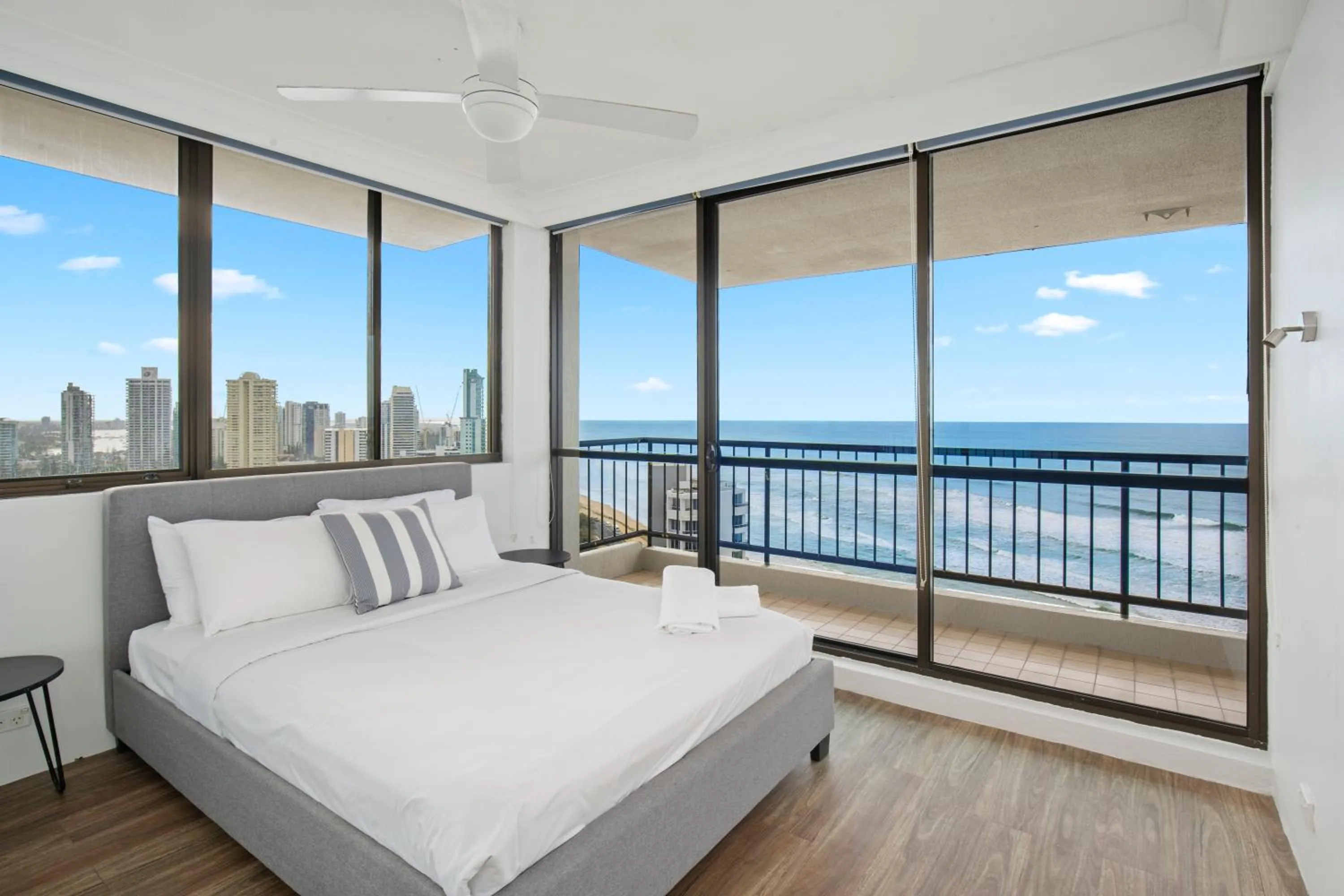 Capricorn One Beachside Holiday Apartments - Official