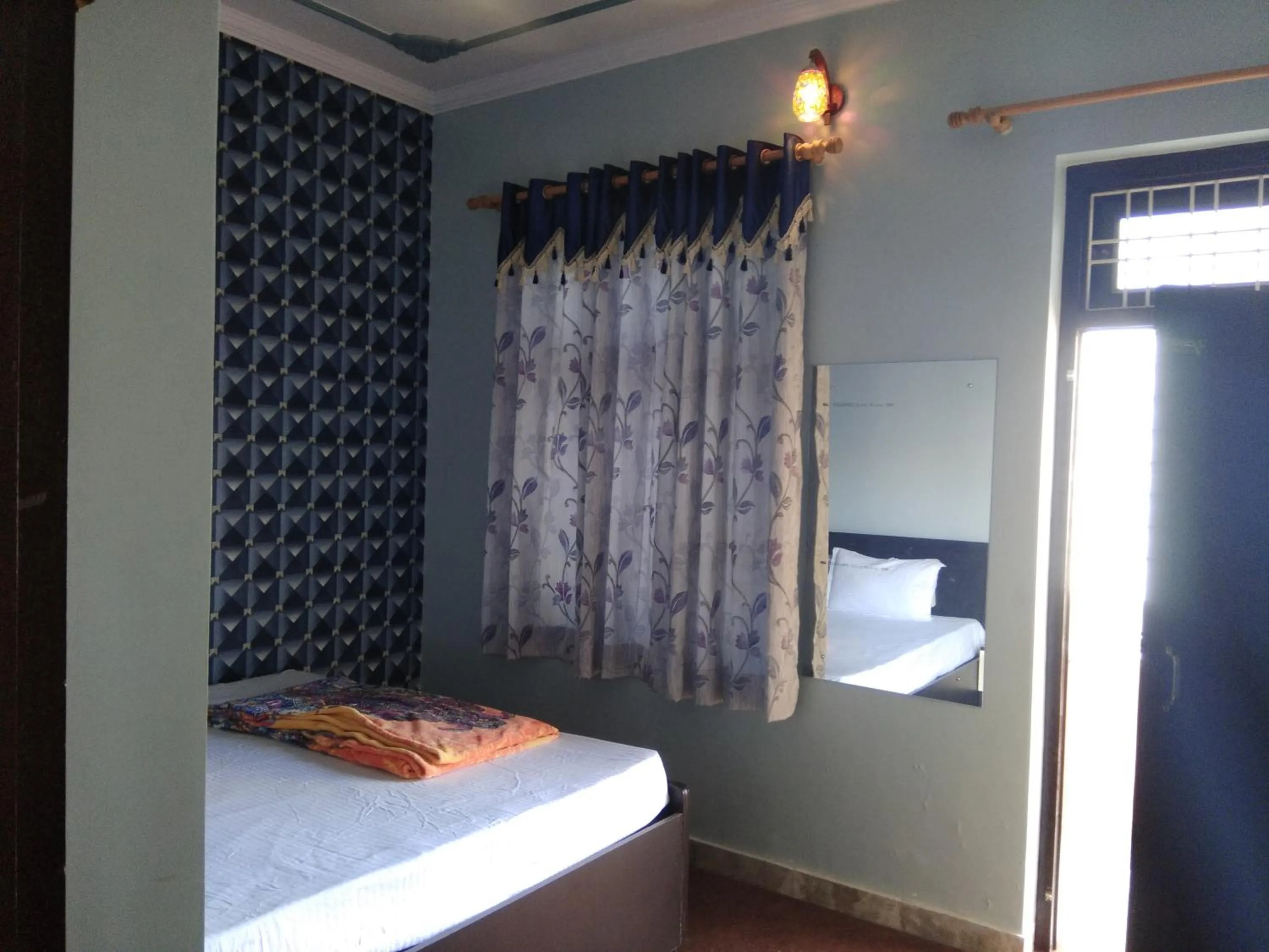 Bed in Hotel zamarrud palace