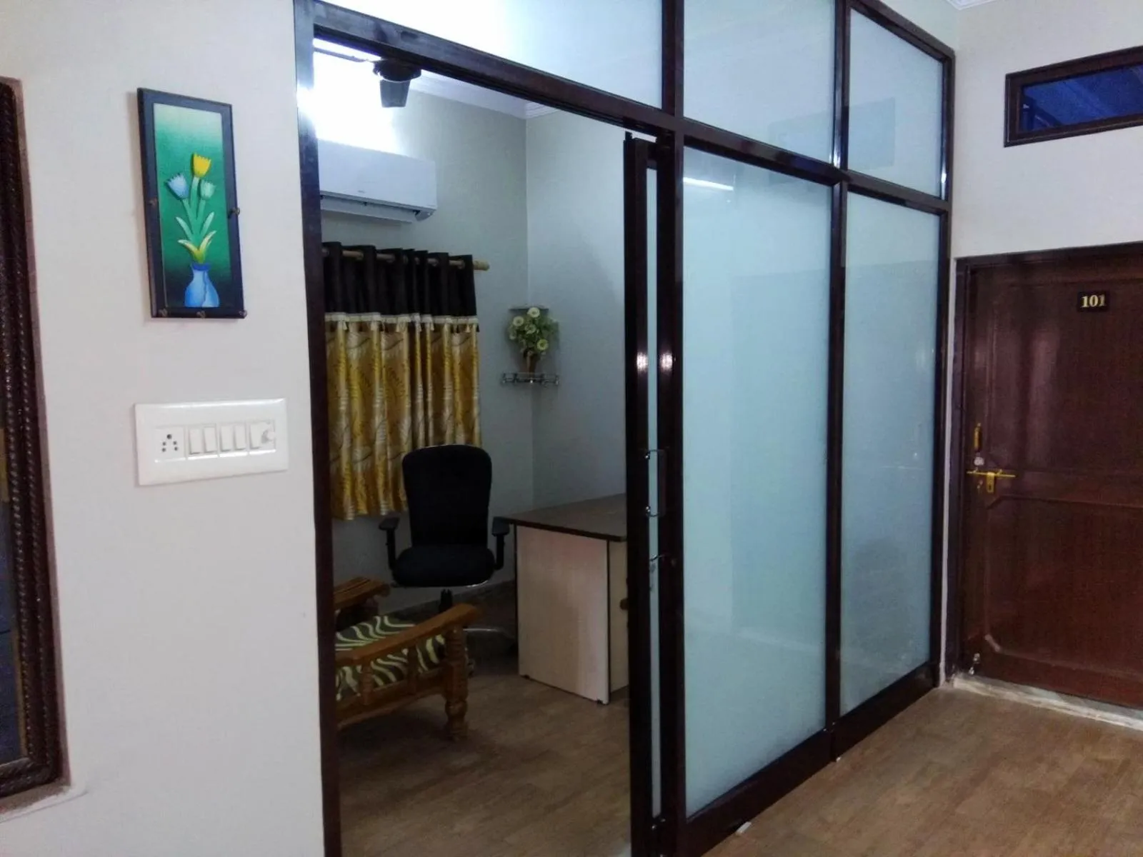 Lobby or reception in Hotel zamarrud palace