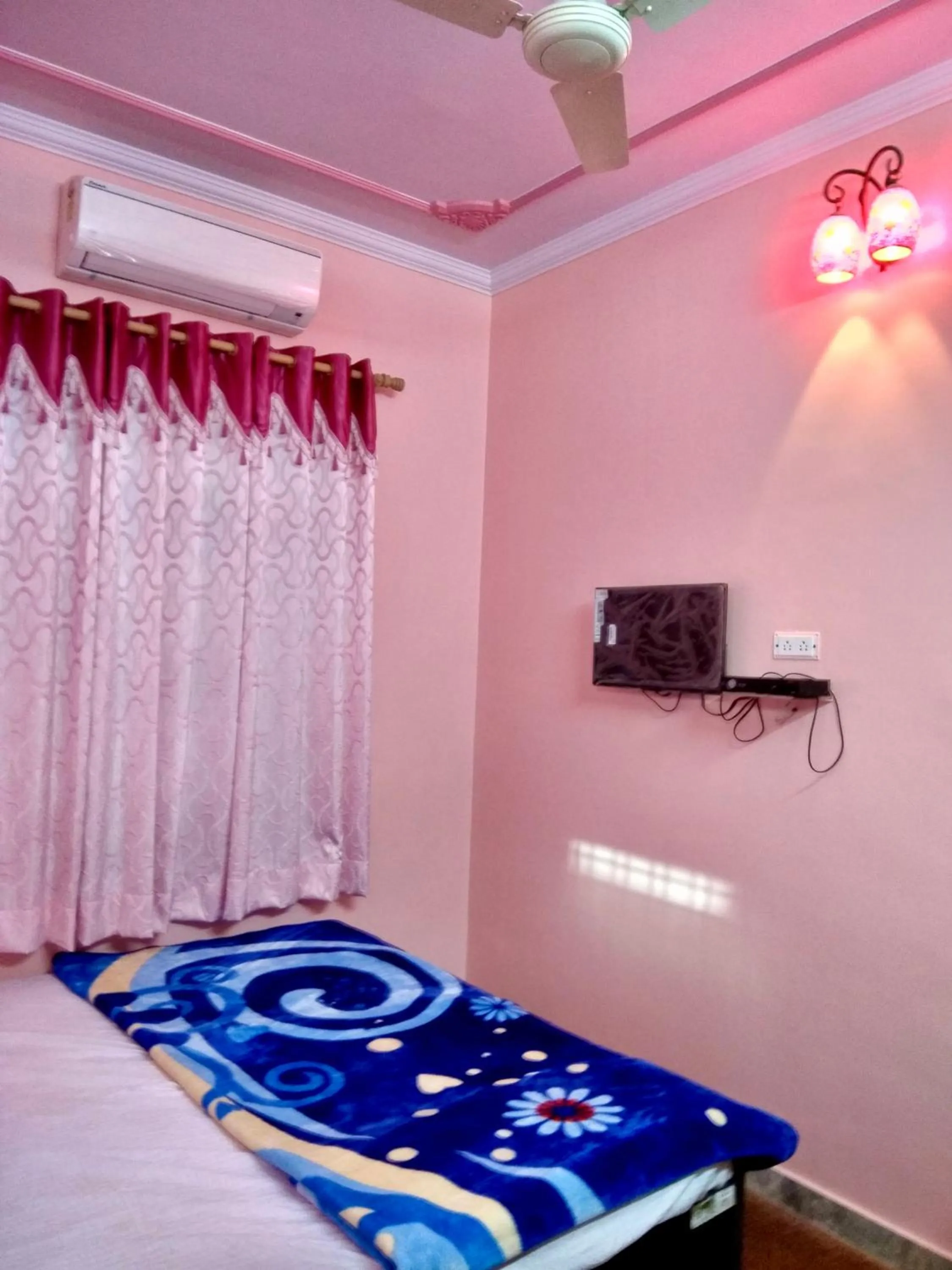 Bed in Hotel zamarrud palace