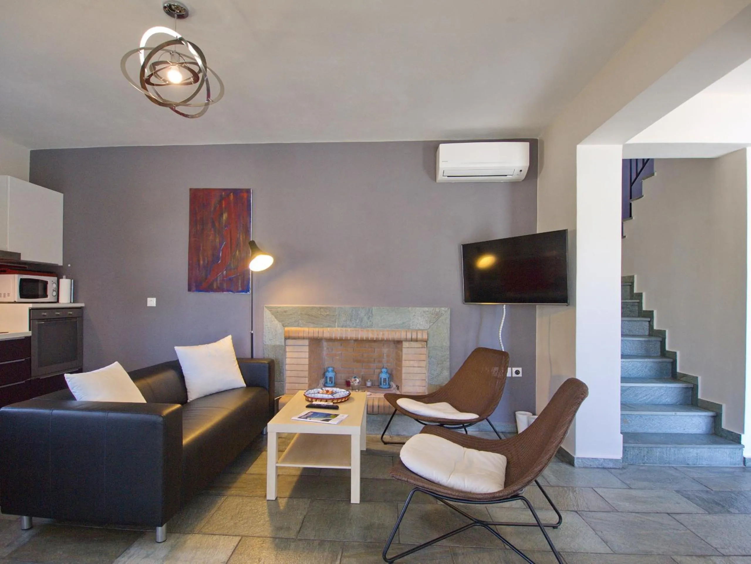 Communal lounge/ TV room in Villa Minetti