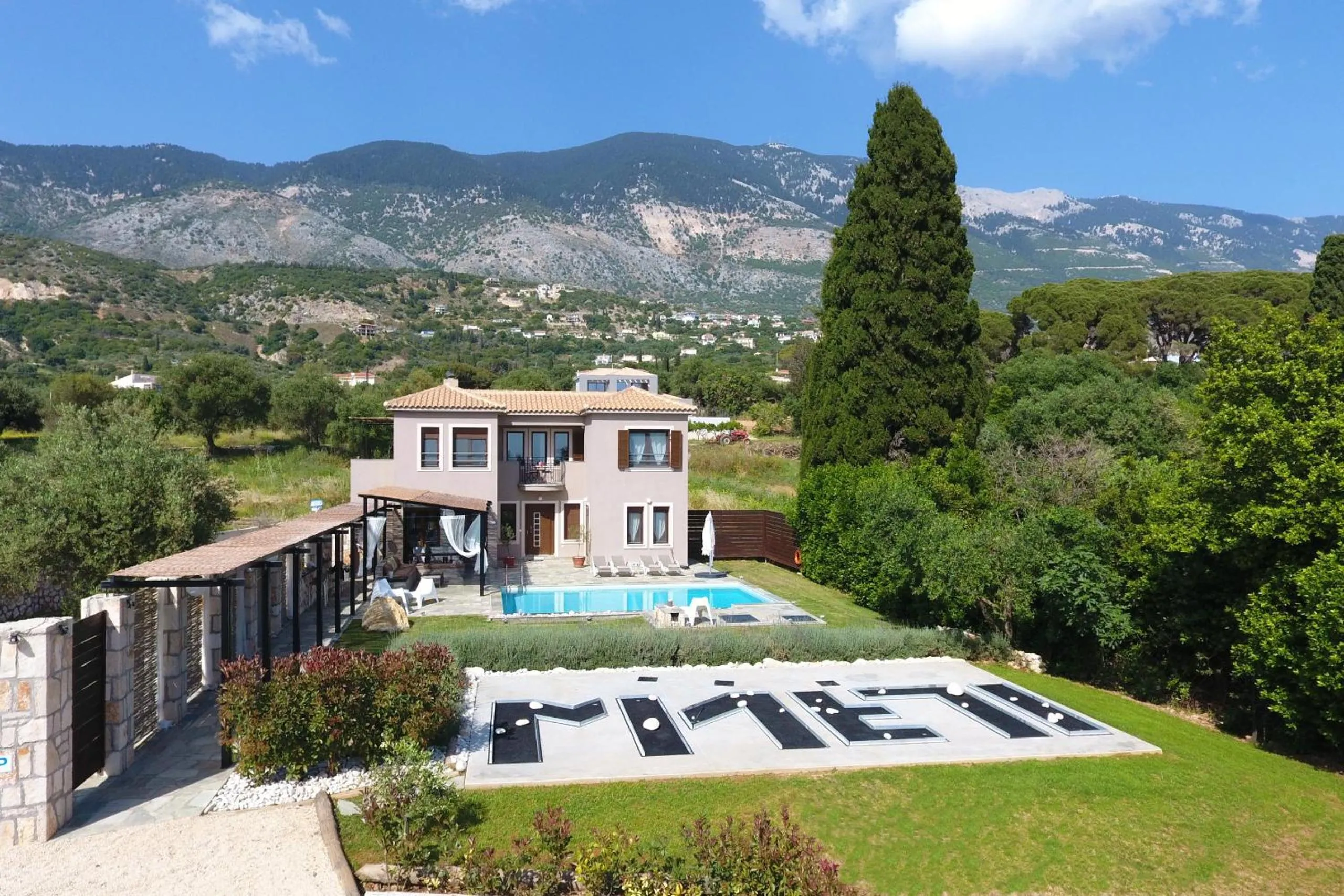 Property building in Villa Minetti