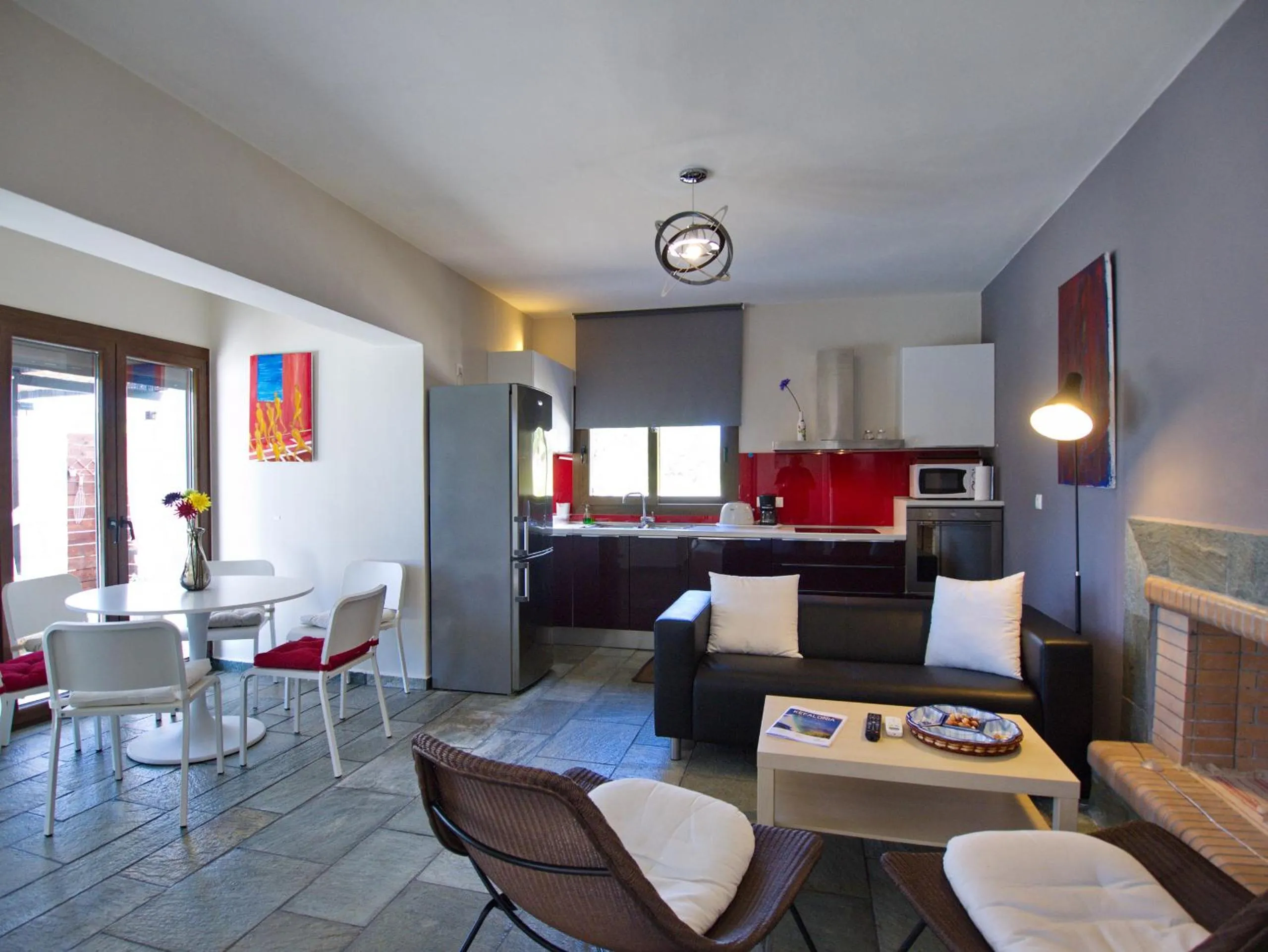 Communal lounge/ TV room in Villa Minetti