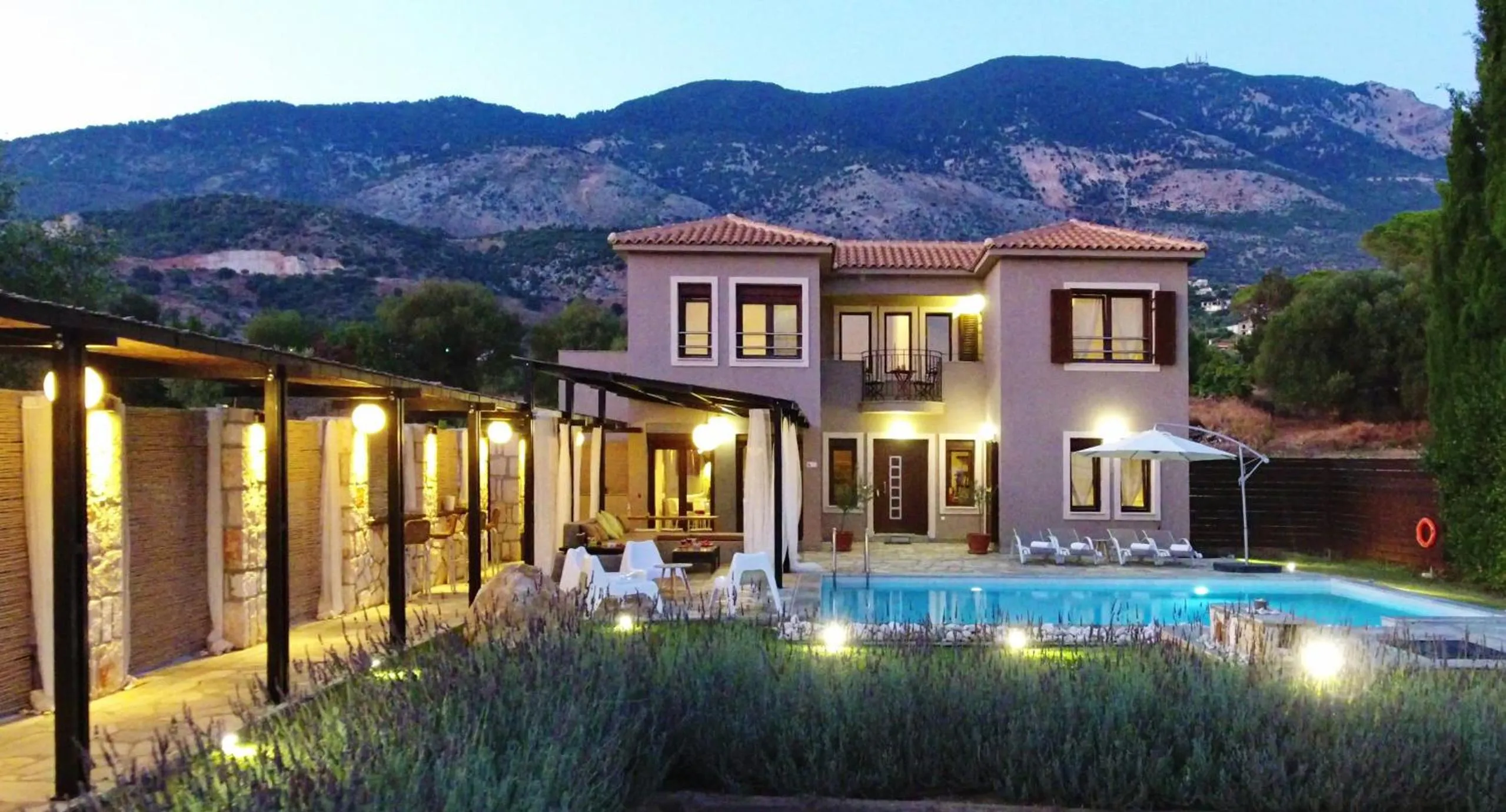 Property building in Villa Minetti
