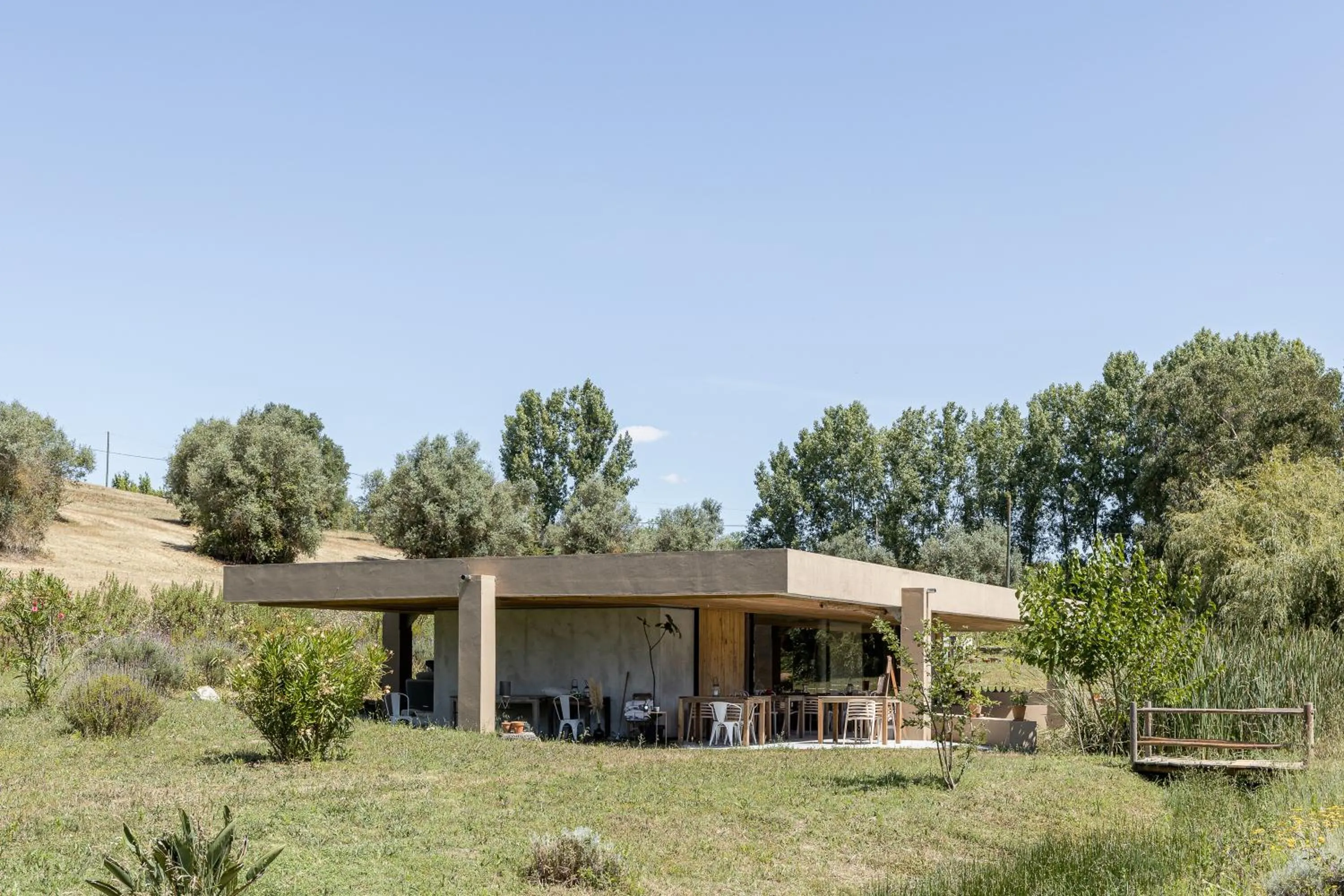 Property building in Dominio Vale Flores