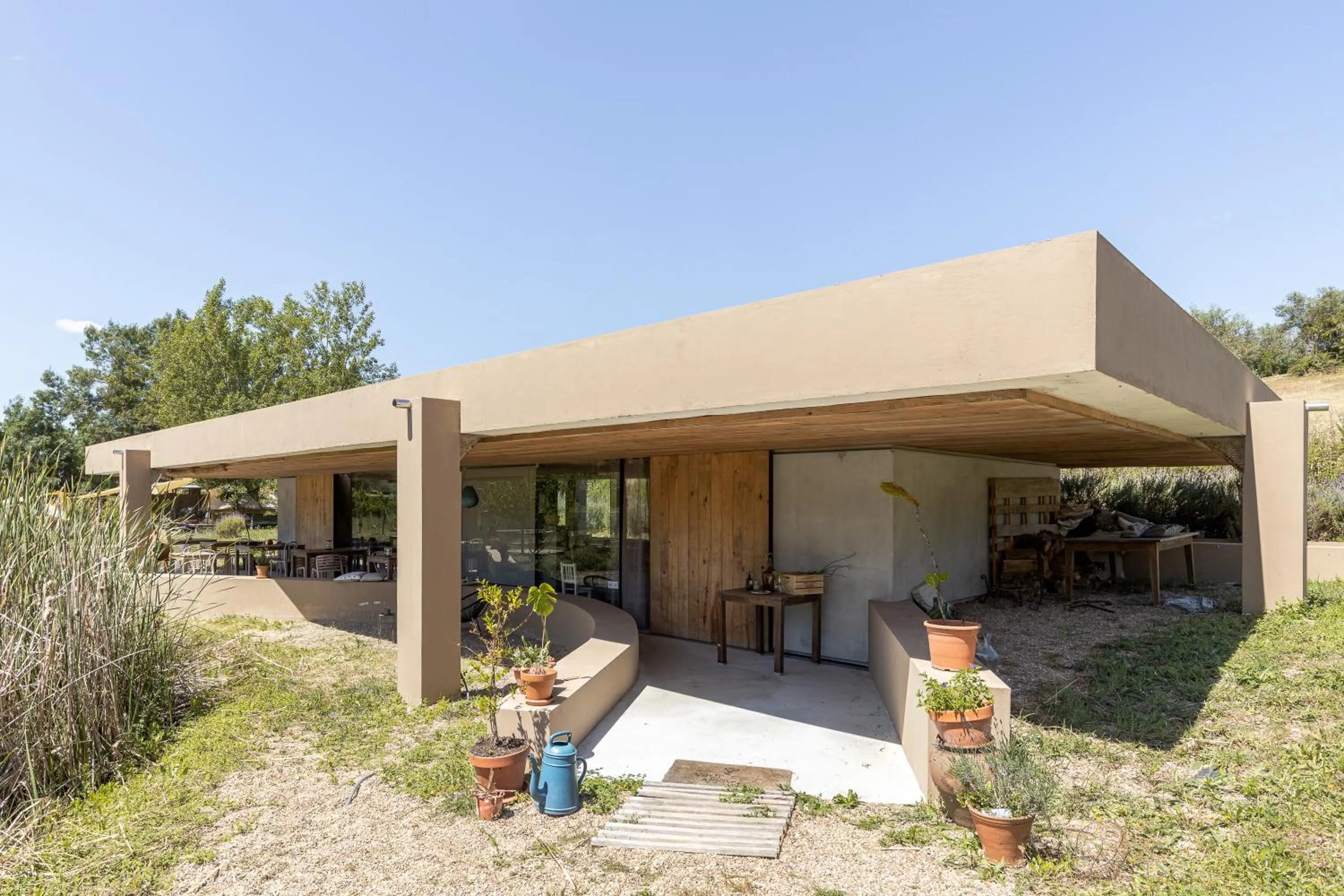 Property building in Dominio Vale Flores