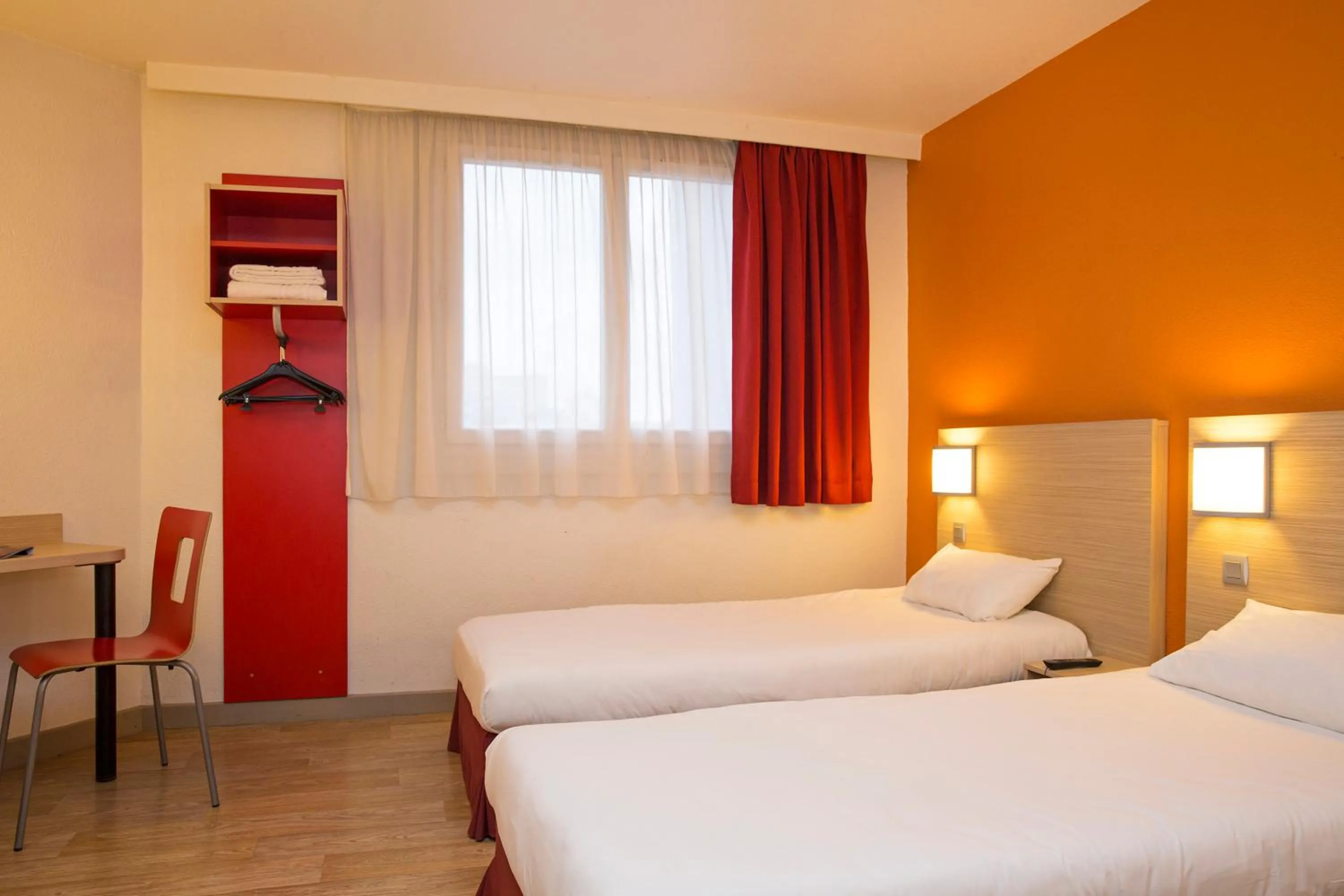 Day, Room Photo in Hôtel de L'UNIVERS LILLE