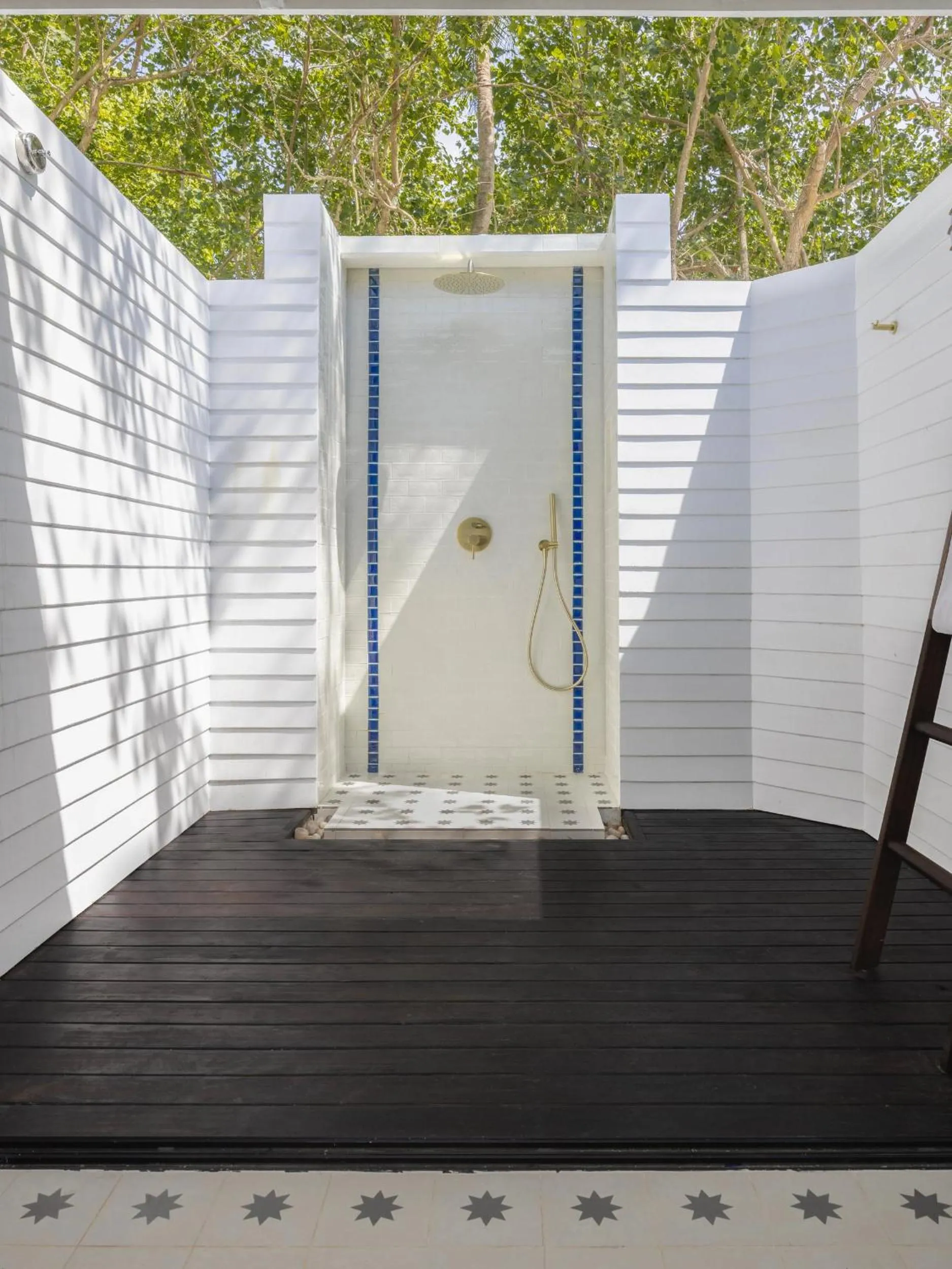 Shower in Villa Nautica Paradise Island Resort
