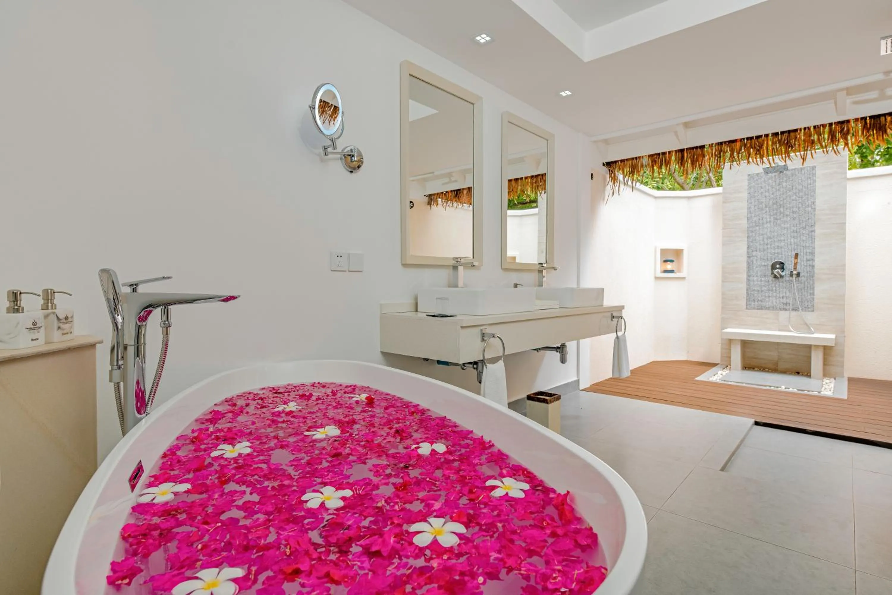 Toilet in Villa Nautica Paradise Island Resort