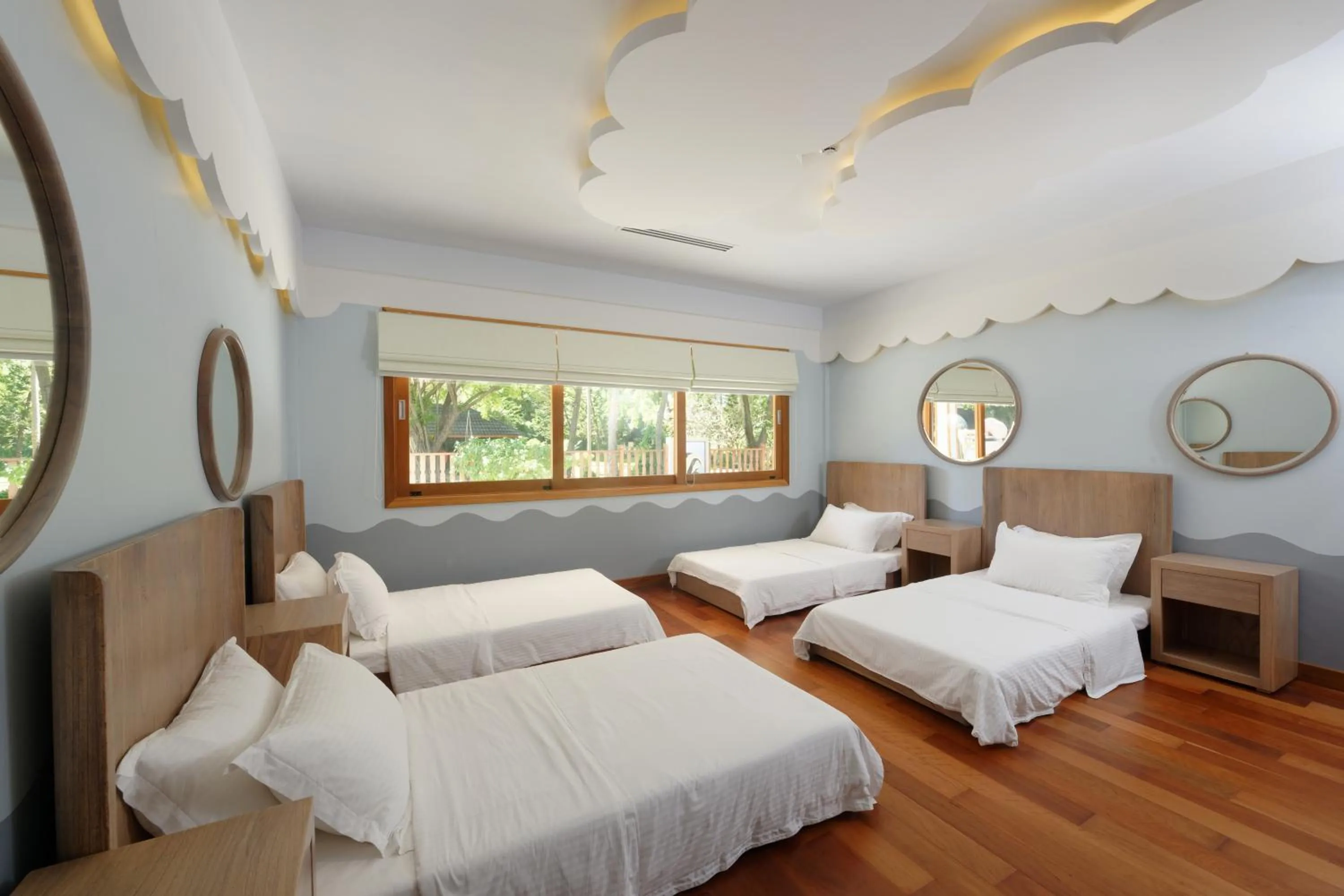 Kids's club, Bed in Villa Nautica Paradise Island Resort