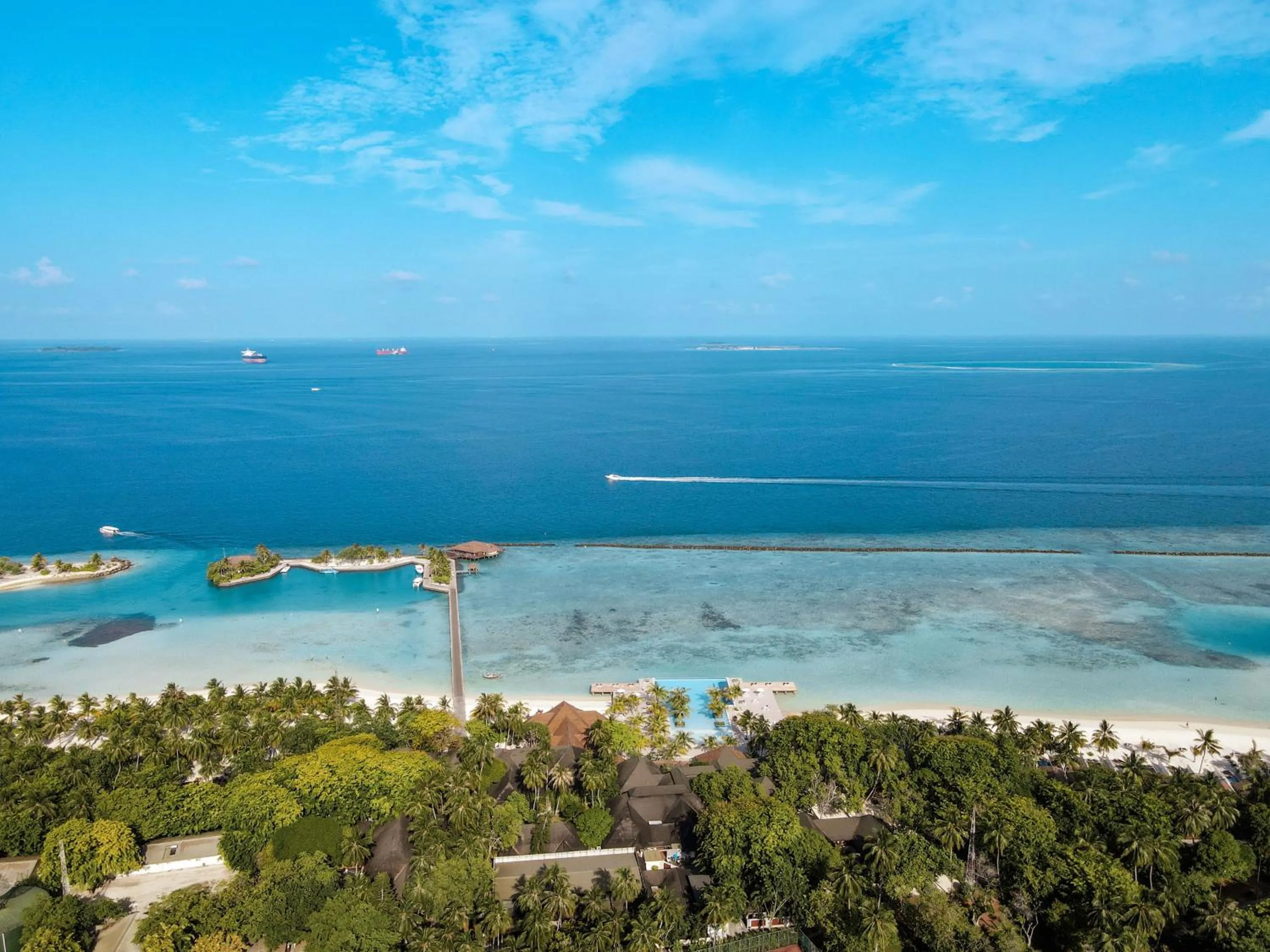 Swimming pool in Villa Nautica Paradise Island Resort
