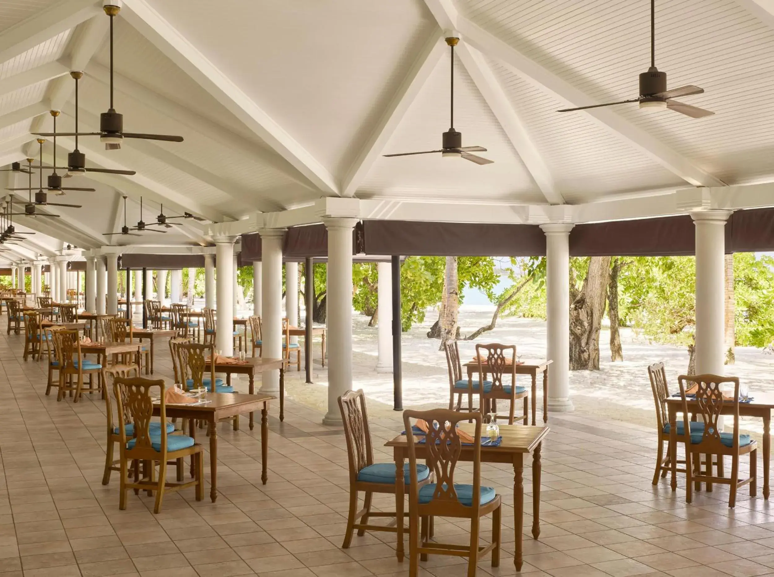 Restaurant/places to eat in Villa Park Sun Island Resort Restaurant/places to eat in Villa Park Sun Island Resort