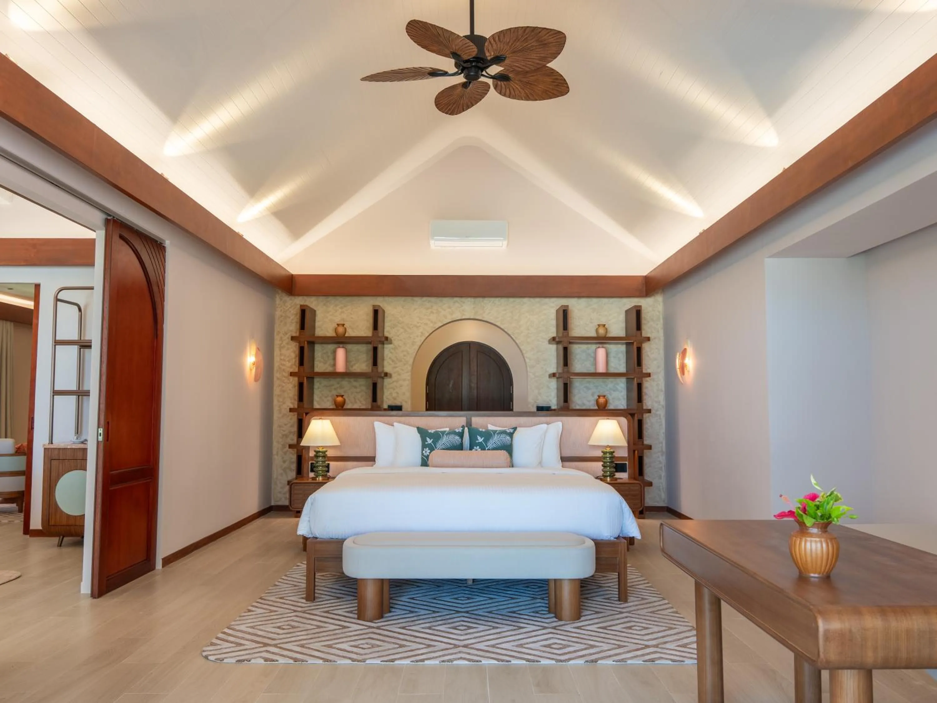 Bedroom, Bed in Villa Park Sun Island Resort