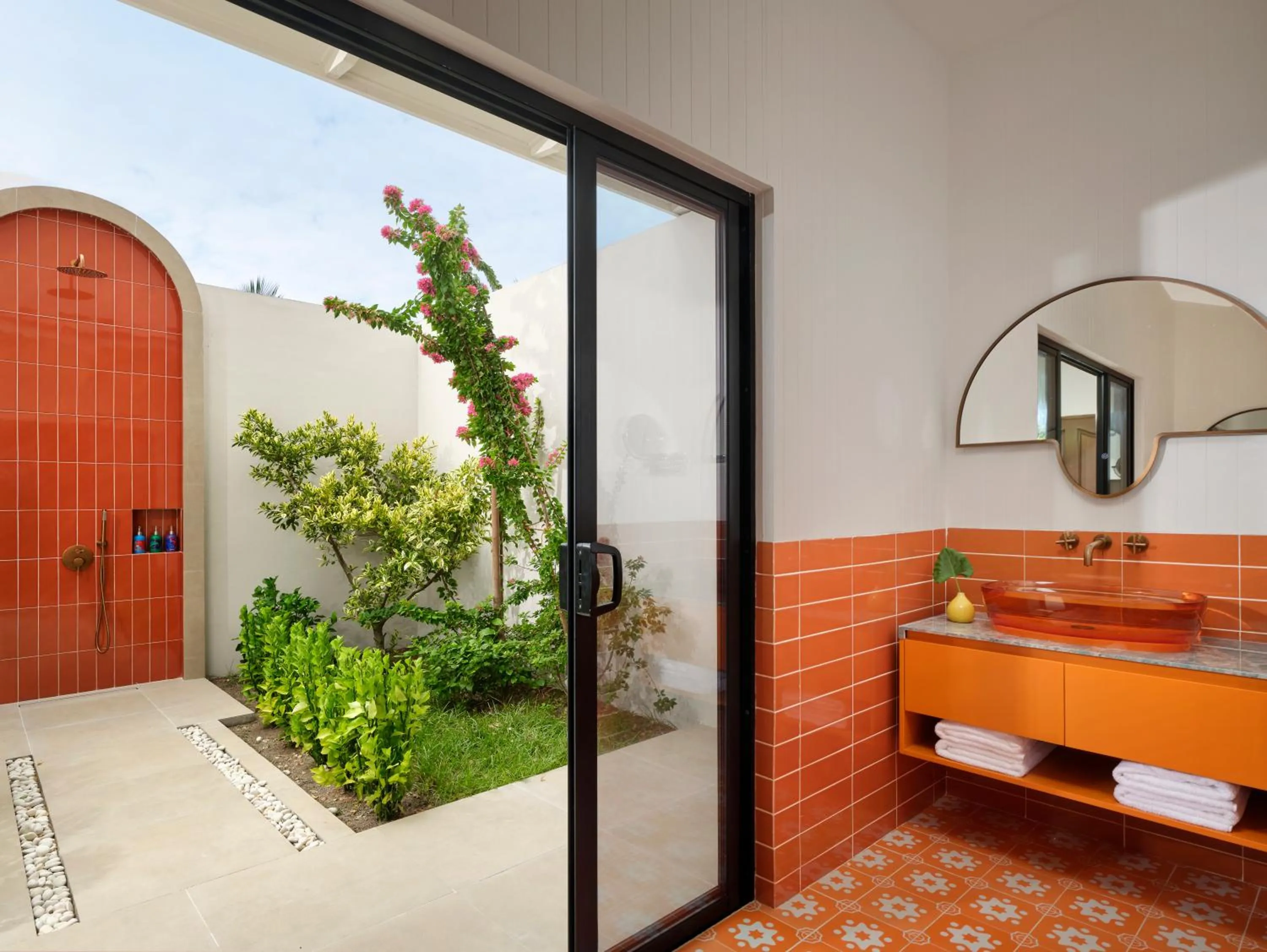 Bathroom in Villa Park Sun Island Resort