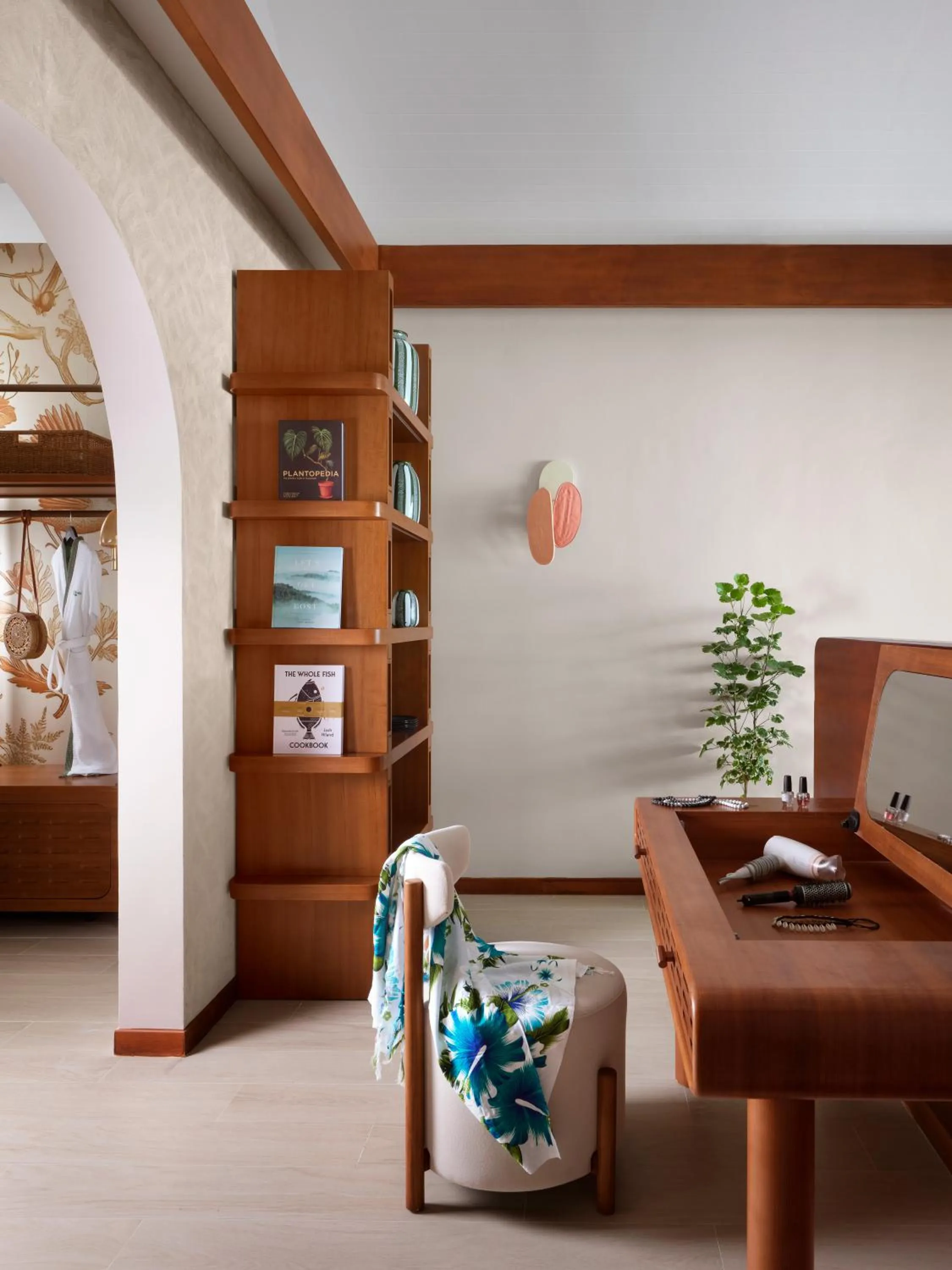 wardrobe in Villa Park Sun Island Resort