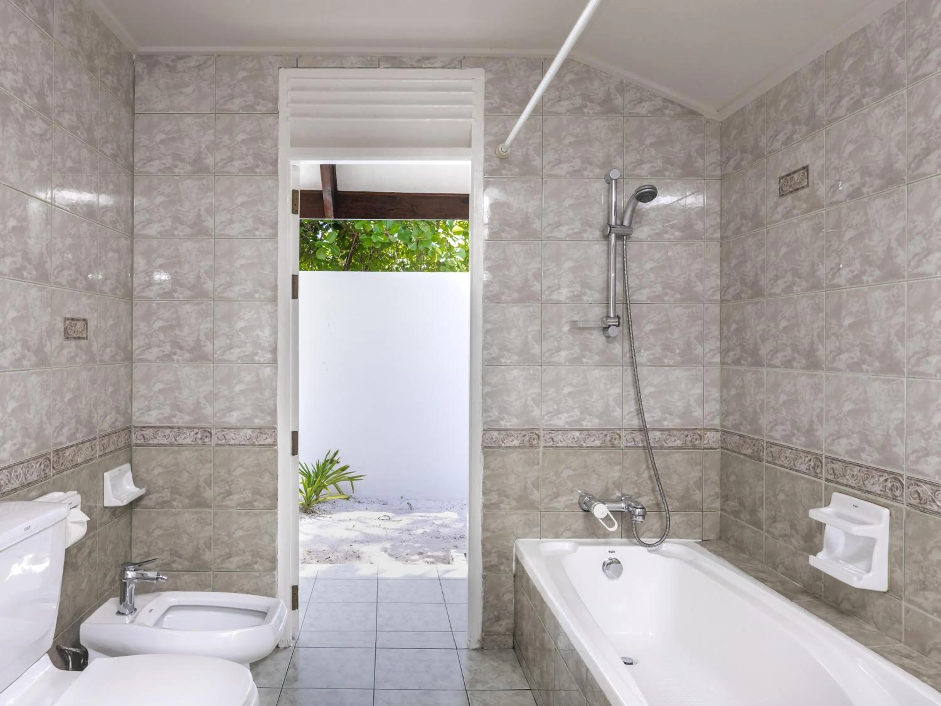 Bathroom in Villa Park Sun Island Resort