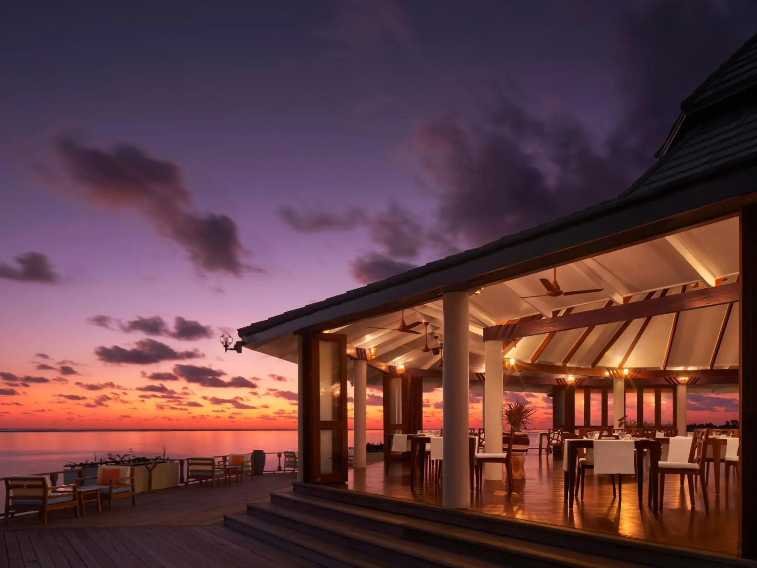 Restaurant/places to eat in Villa Park Sun Island Resort Restaurant/places to eat in Villa Park Sun Island Resort