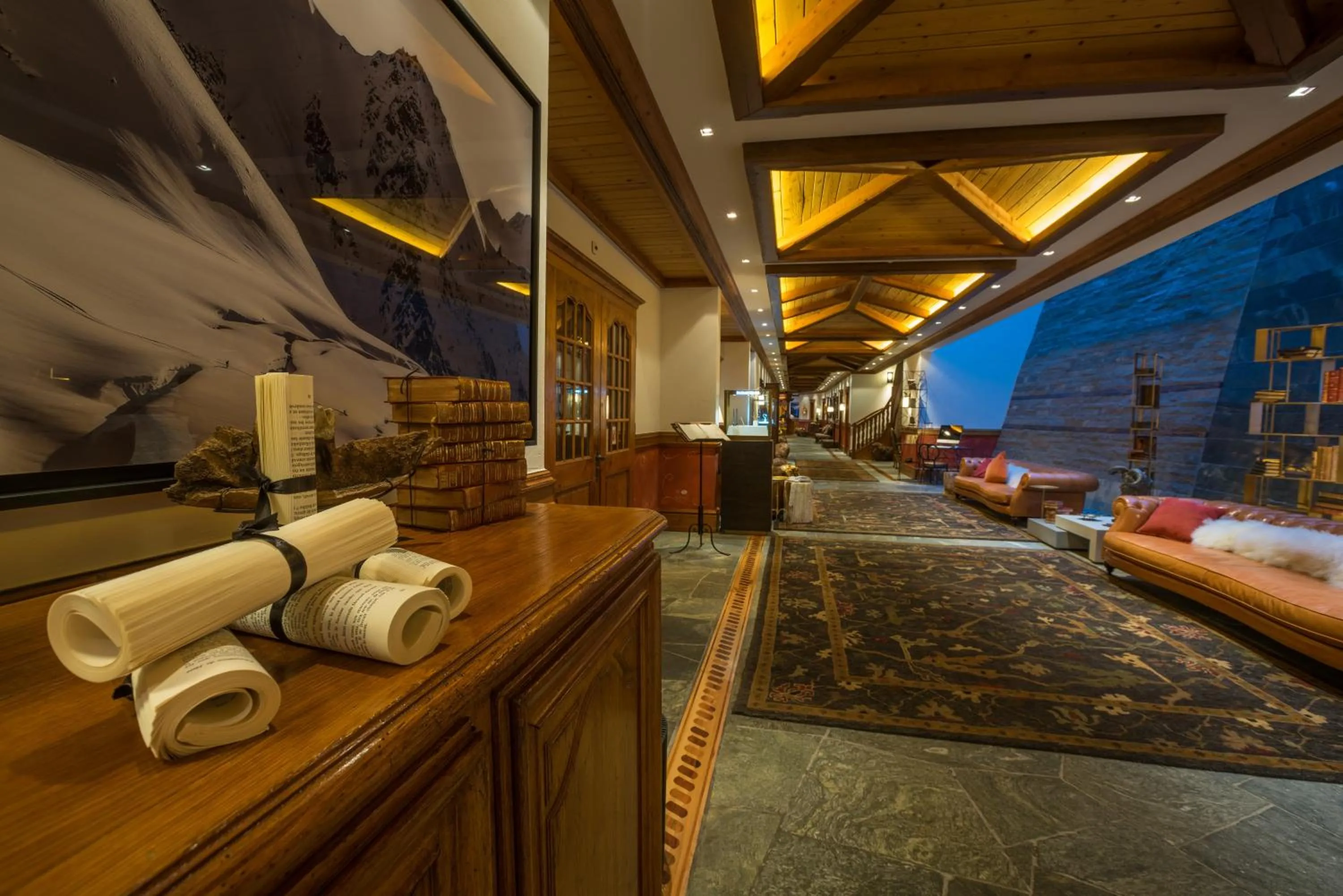Lobby or reception, Bed in Riffelalp Resort 2222m Ski-in & Ski-out