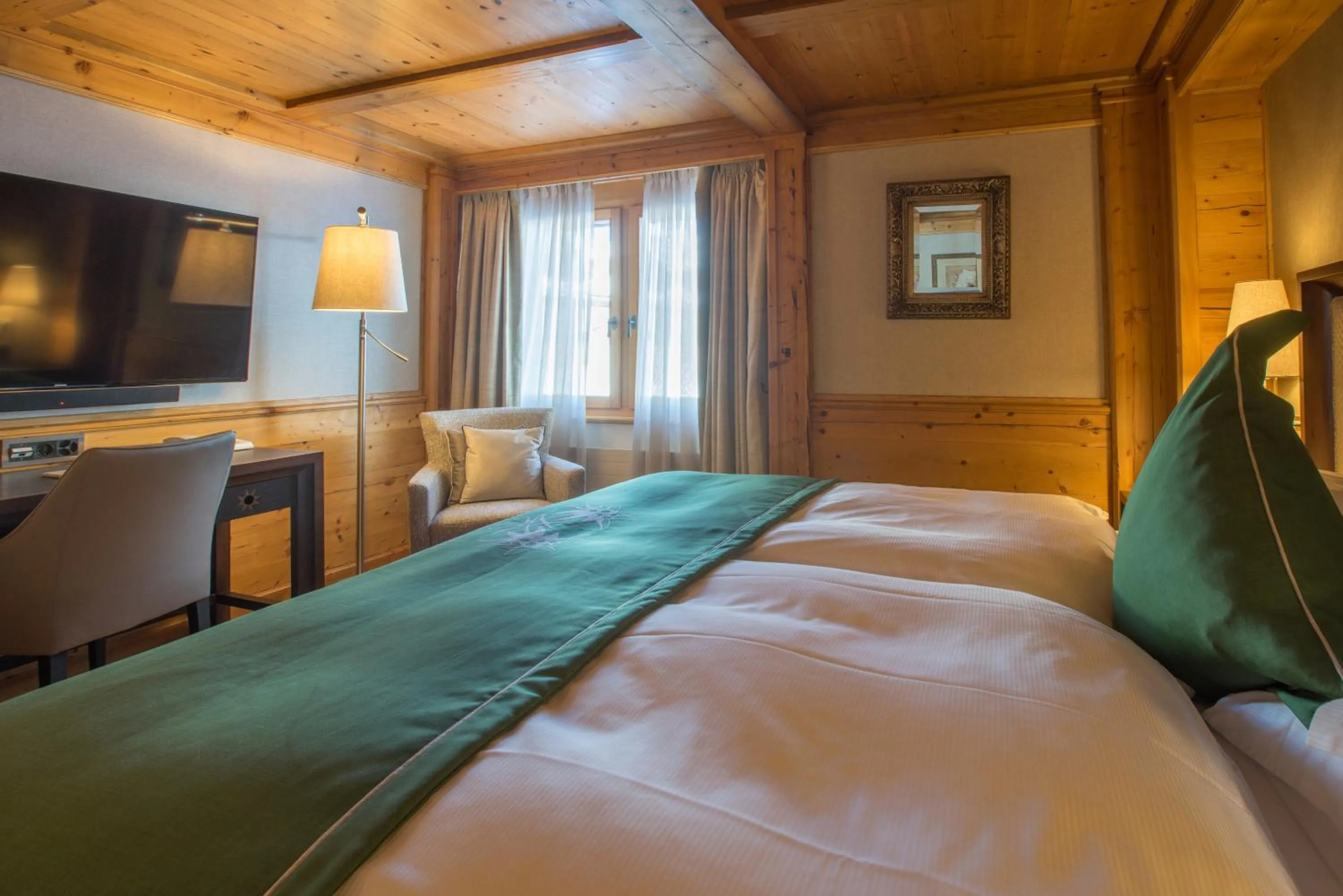 Bed in Riffelalp Resort 2222m Ski-in & Ski-out