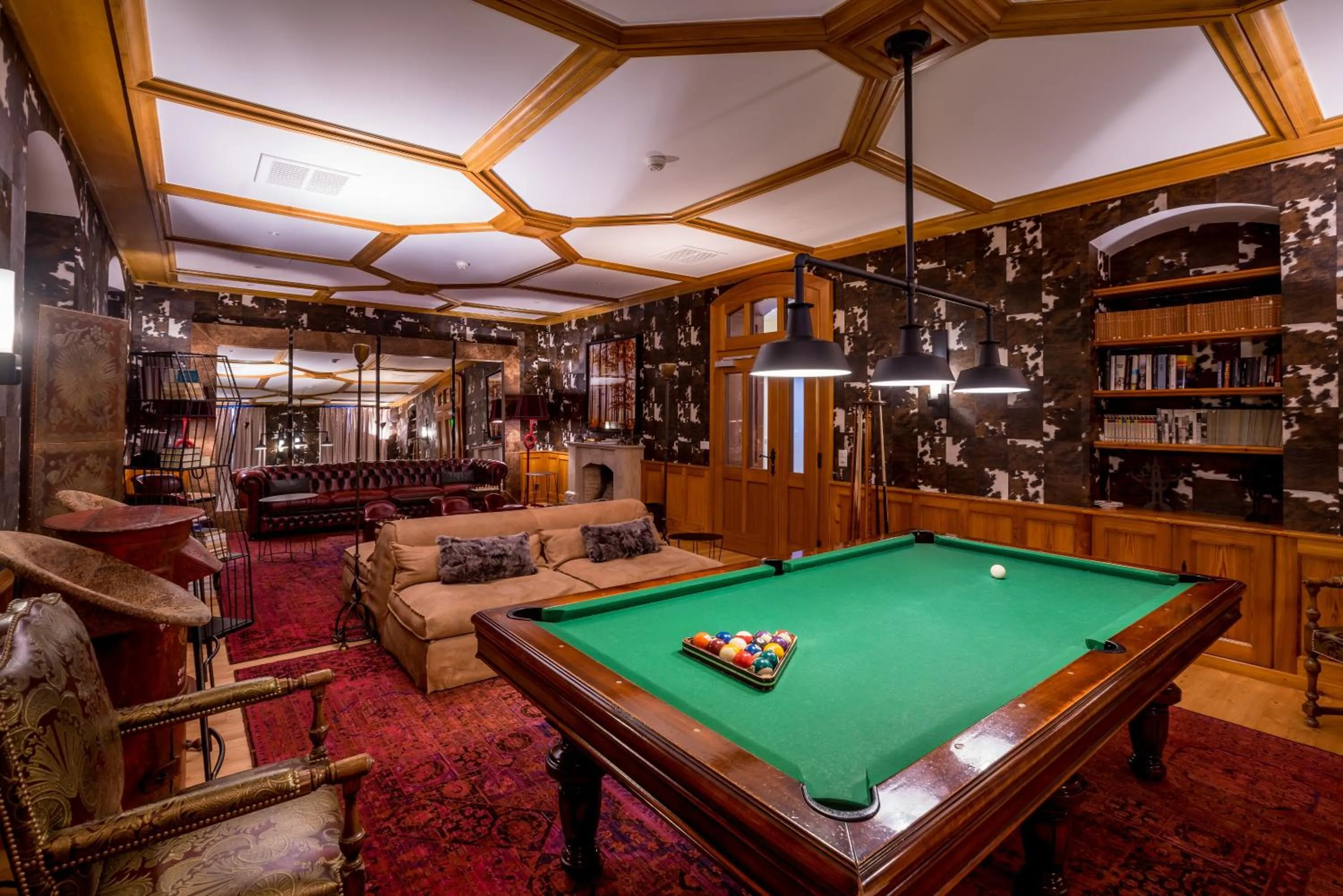 Billiard in Riffelalp Resort 2222m Ski-in & Ski-out
