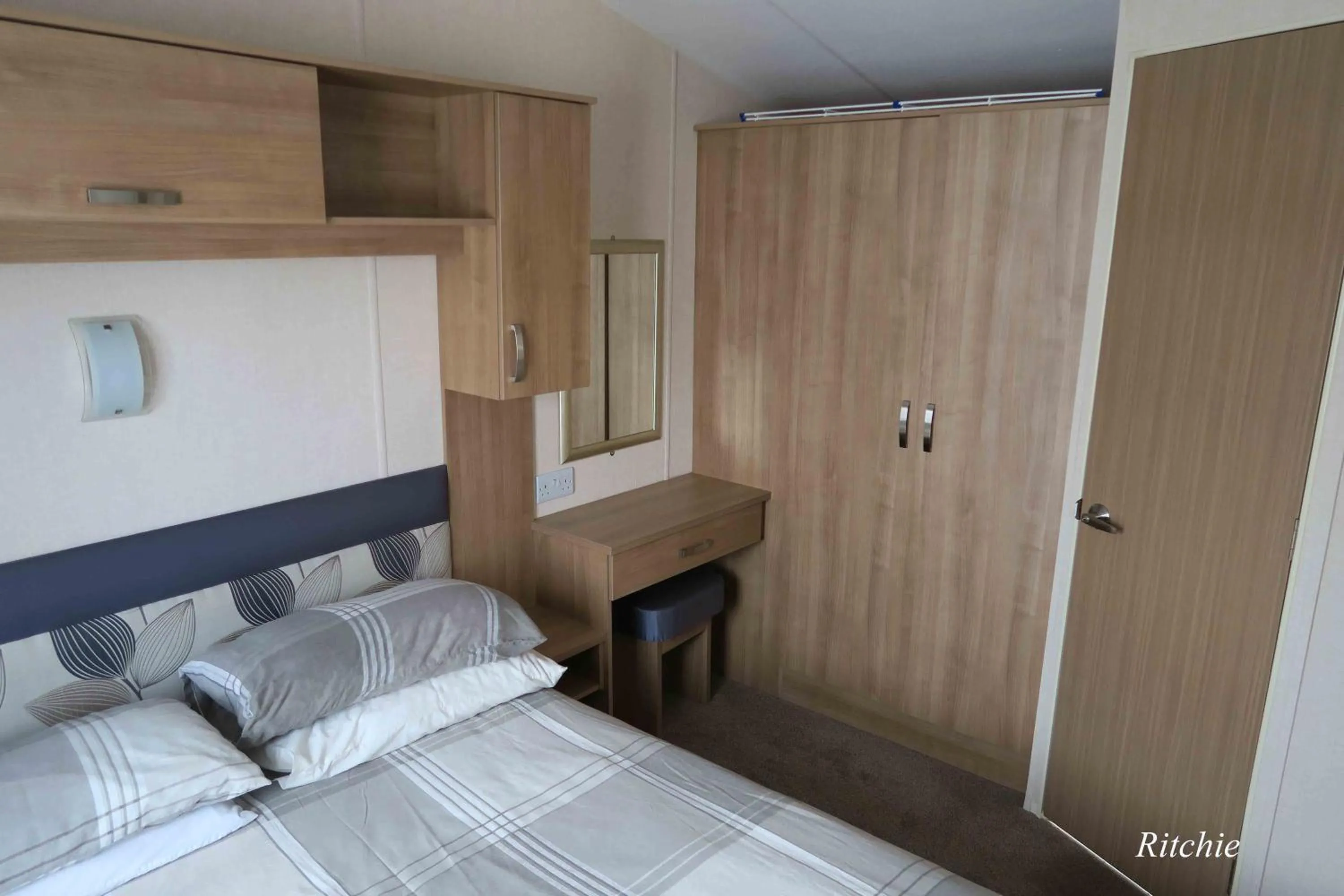Bed in West Loch Shores
