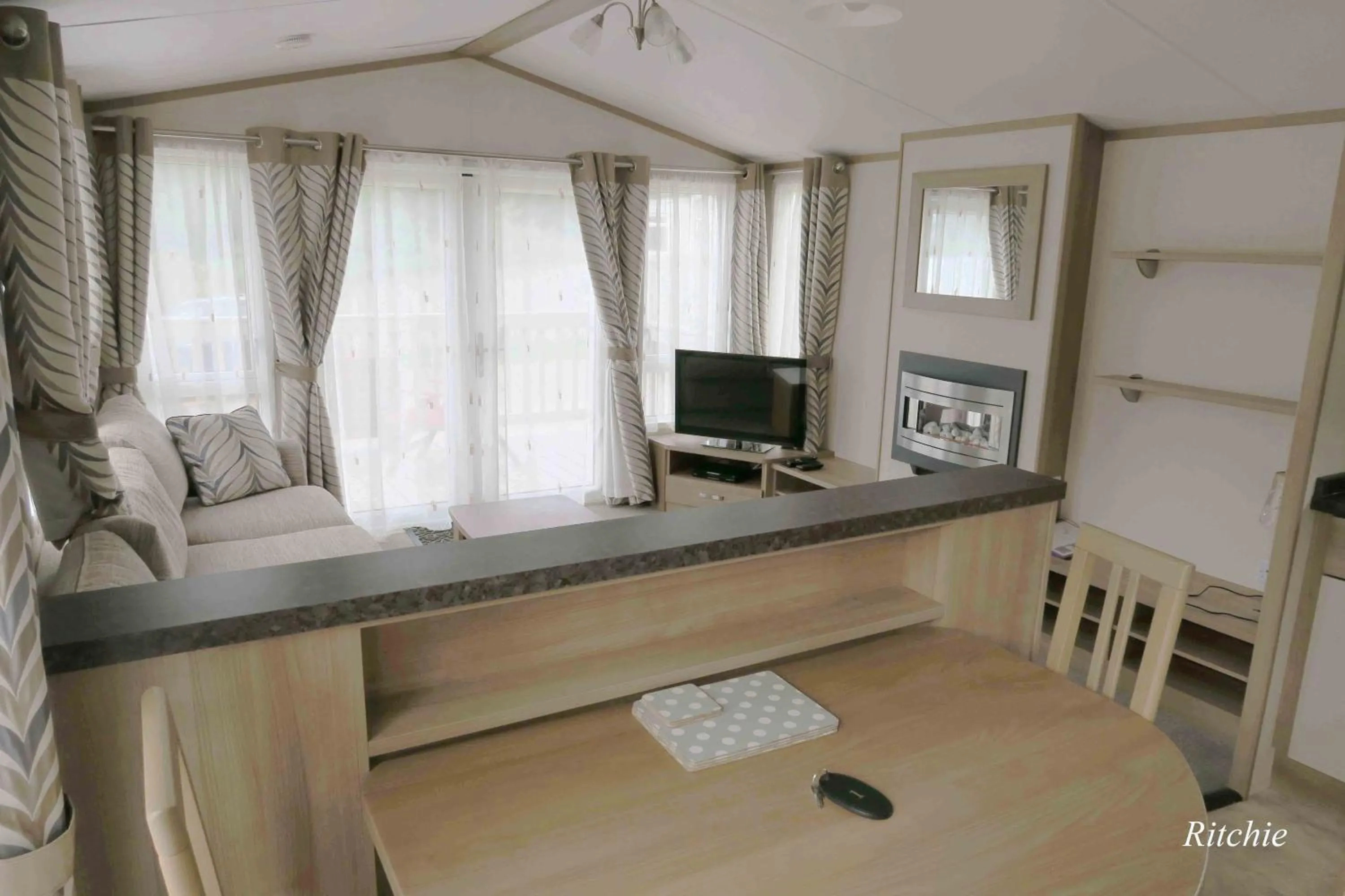 Living room, Bed in West Loch Shores