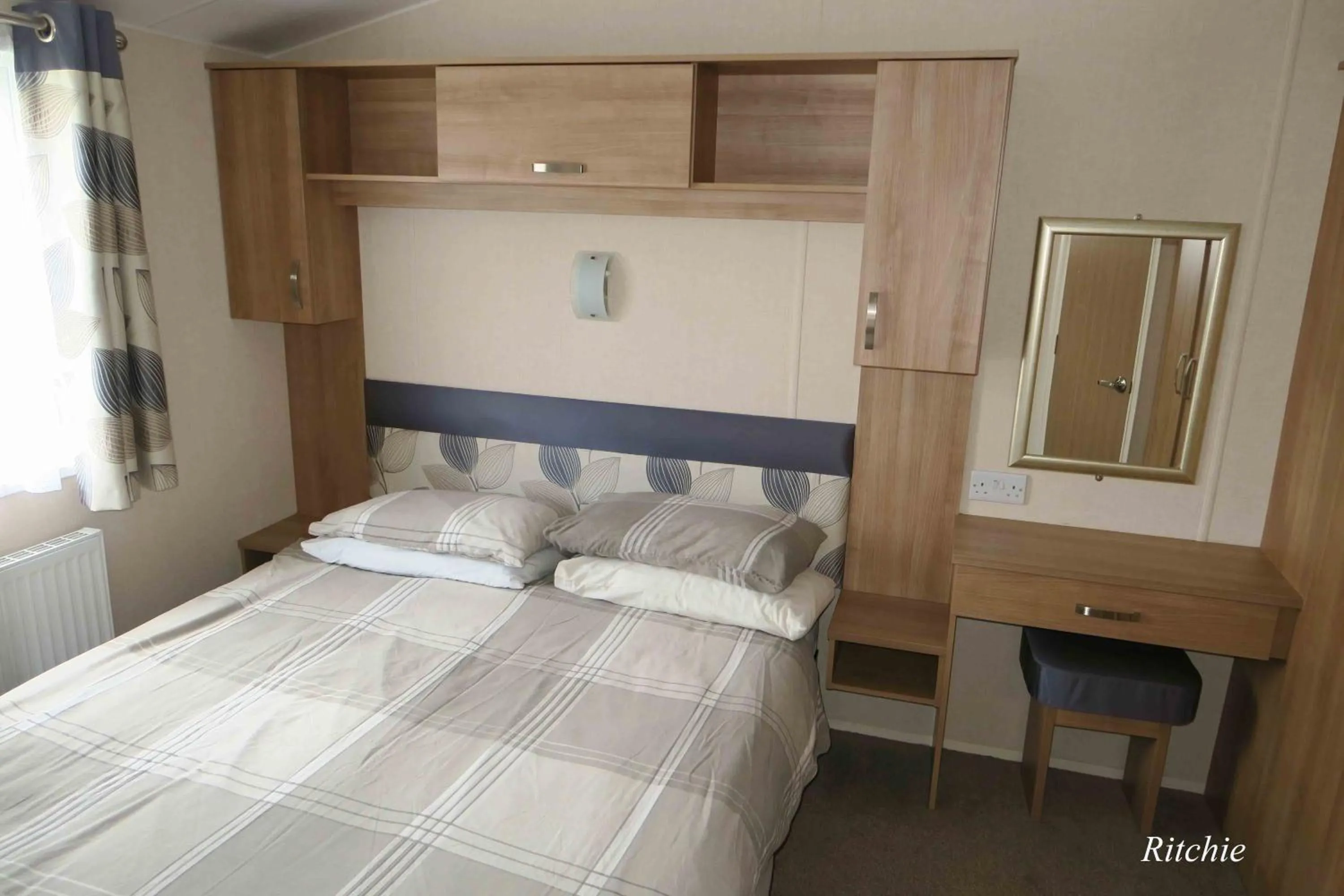 Bed in West Loch Shores