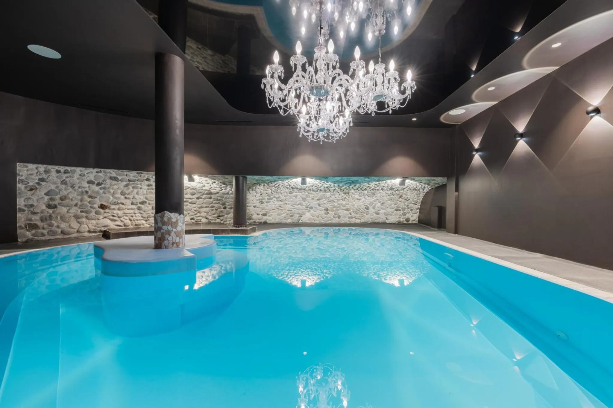 Swimming pool in Landhaus Kristall