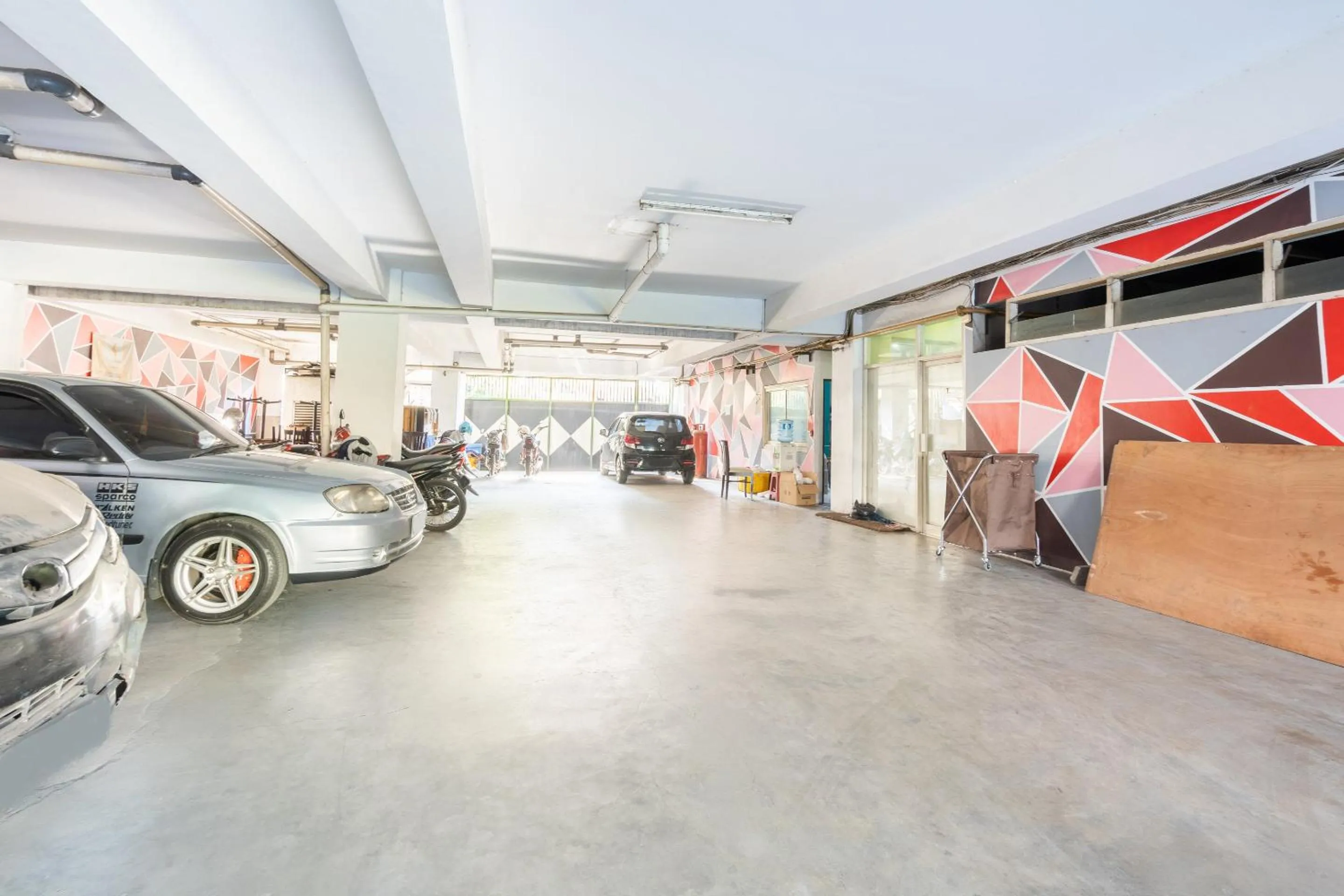 On site in Flagship 91863 Metro House