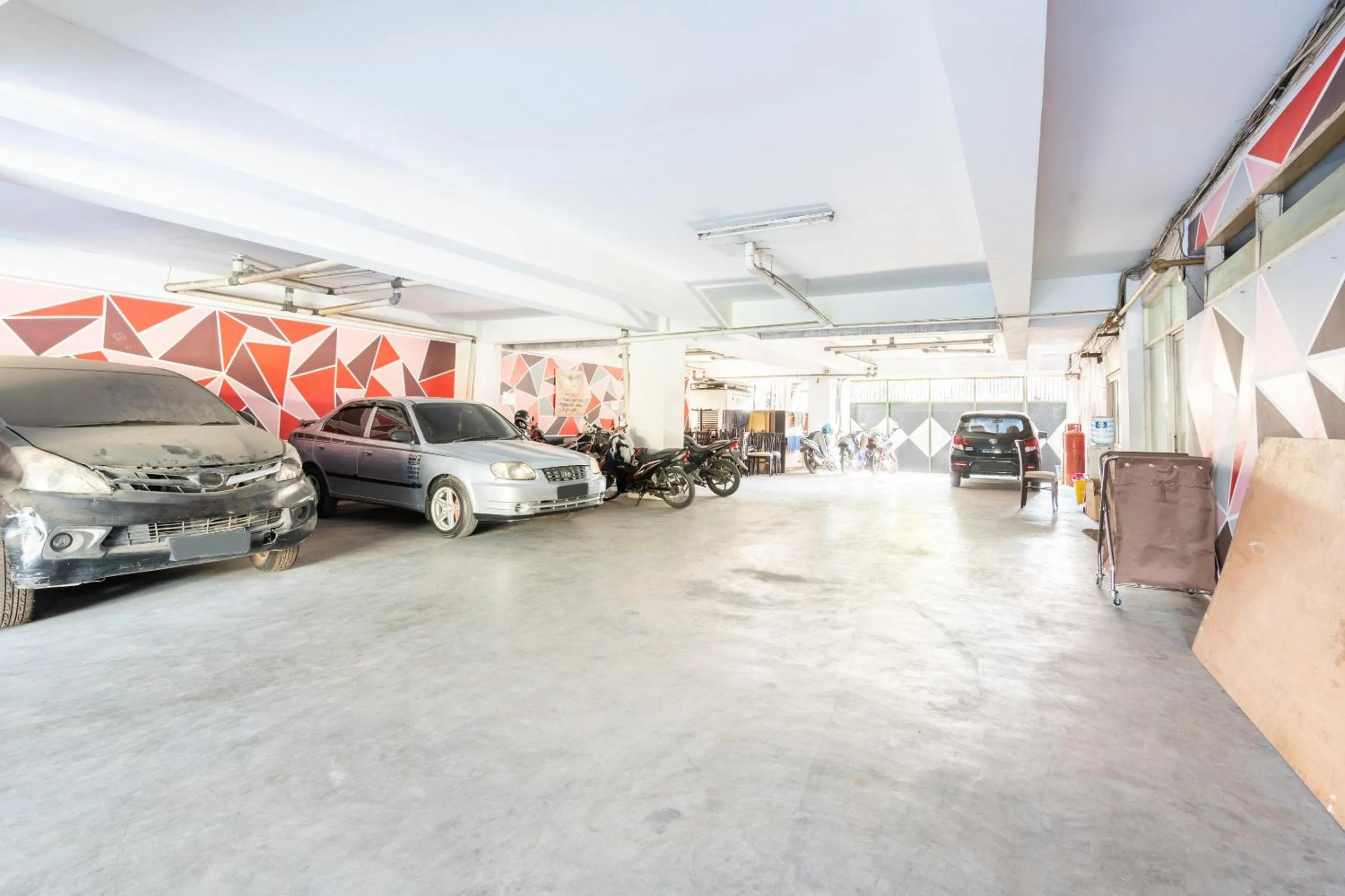 On site in Flagship 91863 Metro House