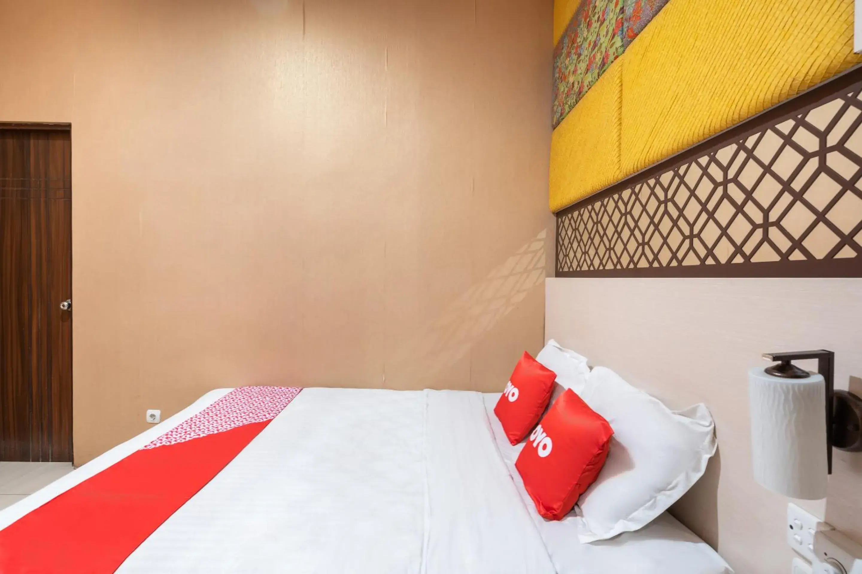 Bedroom, Bed in SUPER OYO Flagship 91963 Series Style Hotel