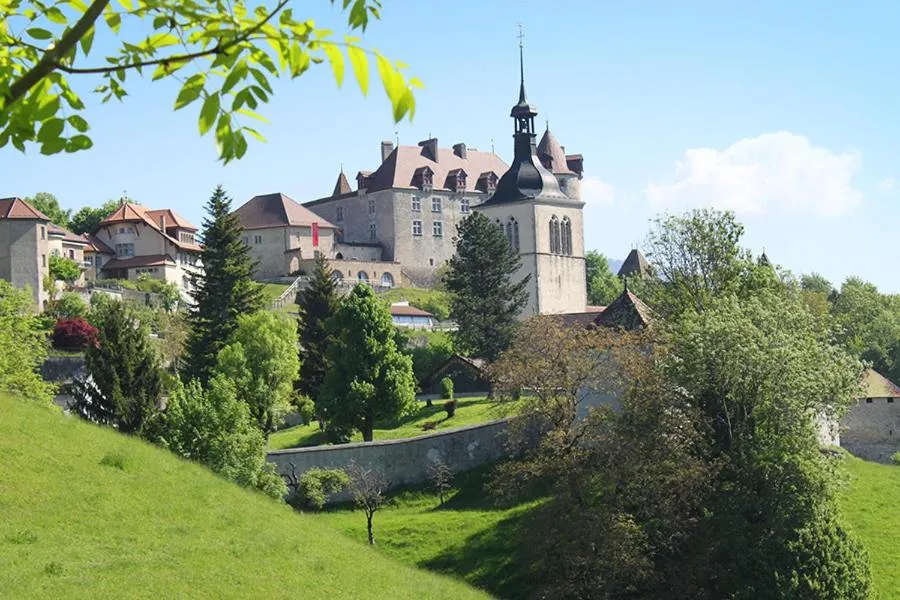 Nearby landmark in Hôtel de Ville