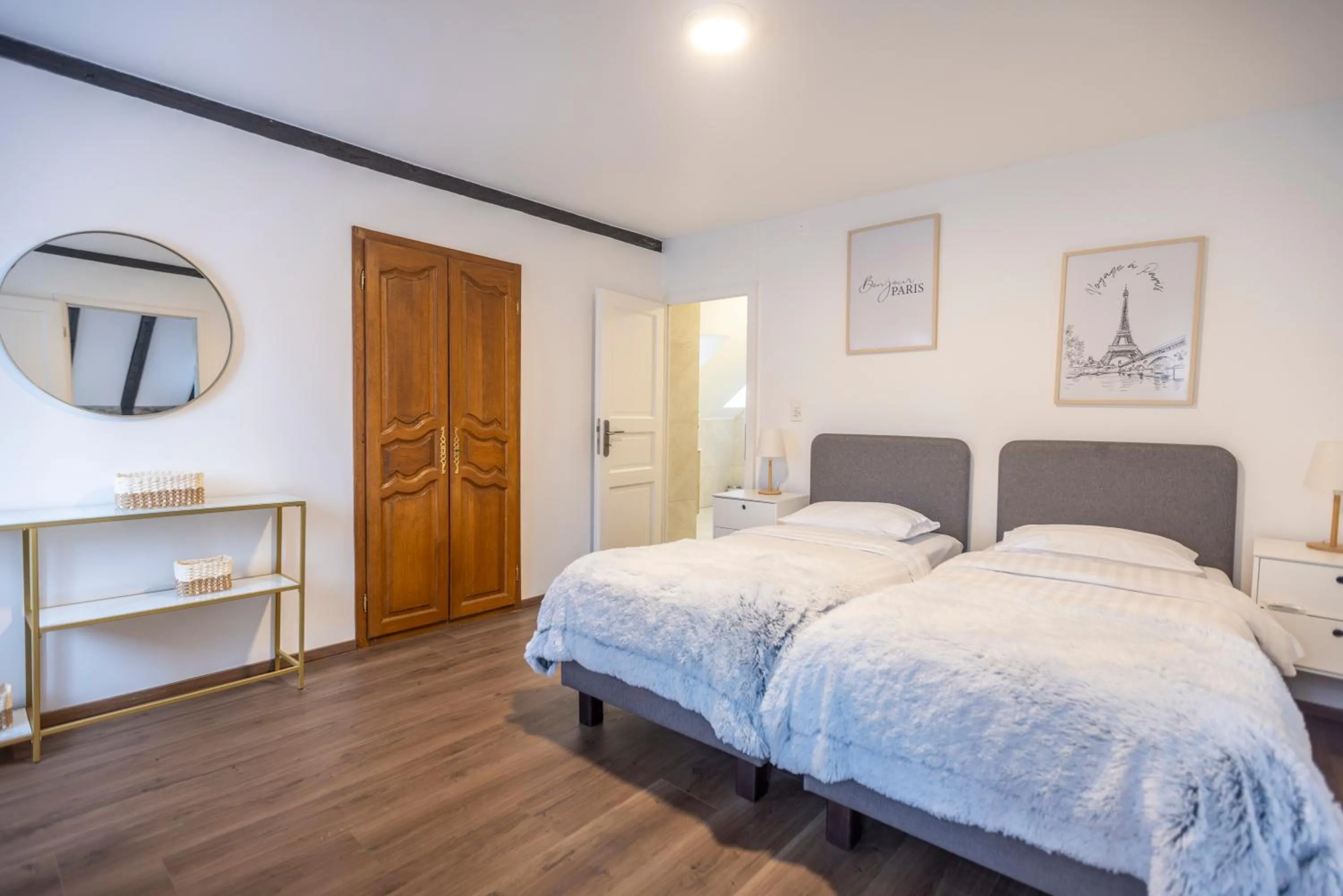 Bed in Hotel de France