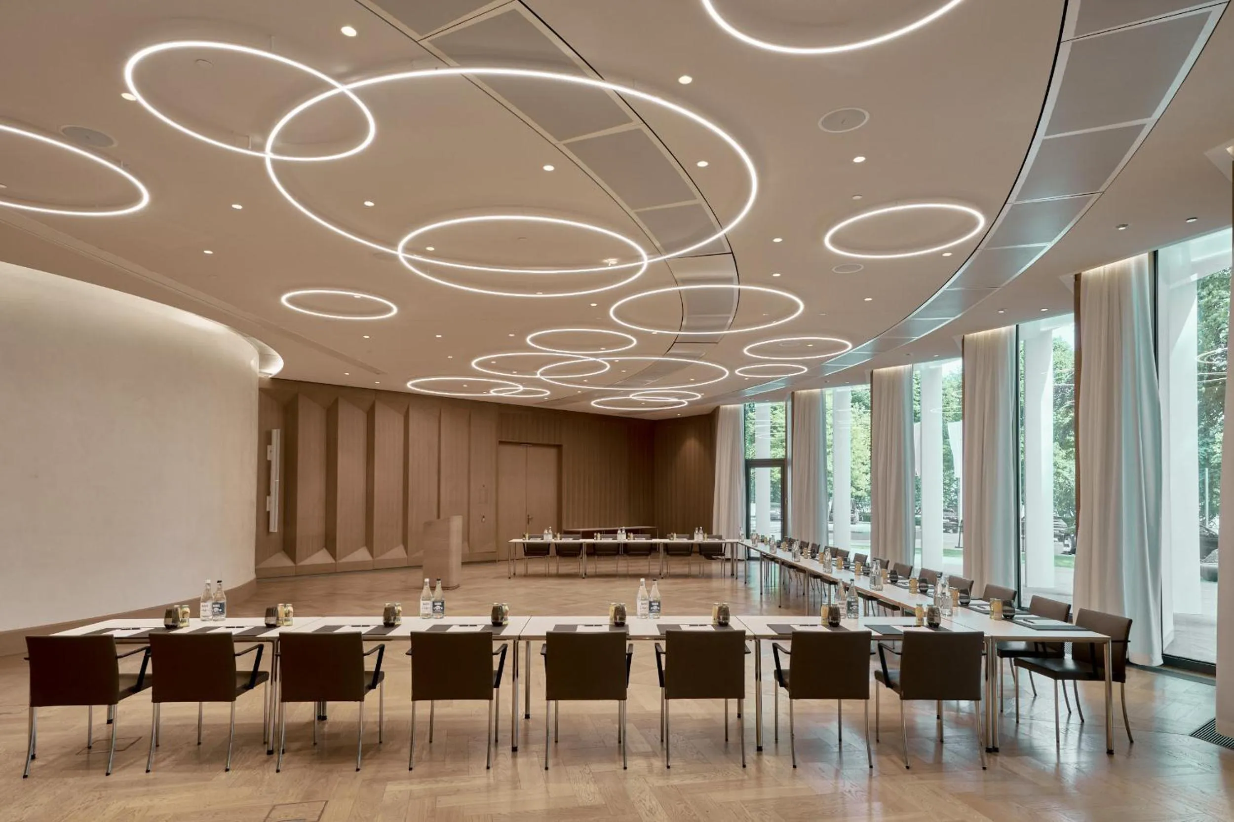 Banquet/Function facilities in The Fontenay Hamburg