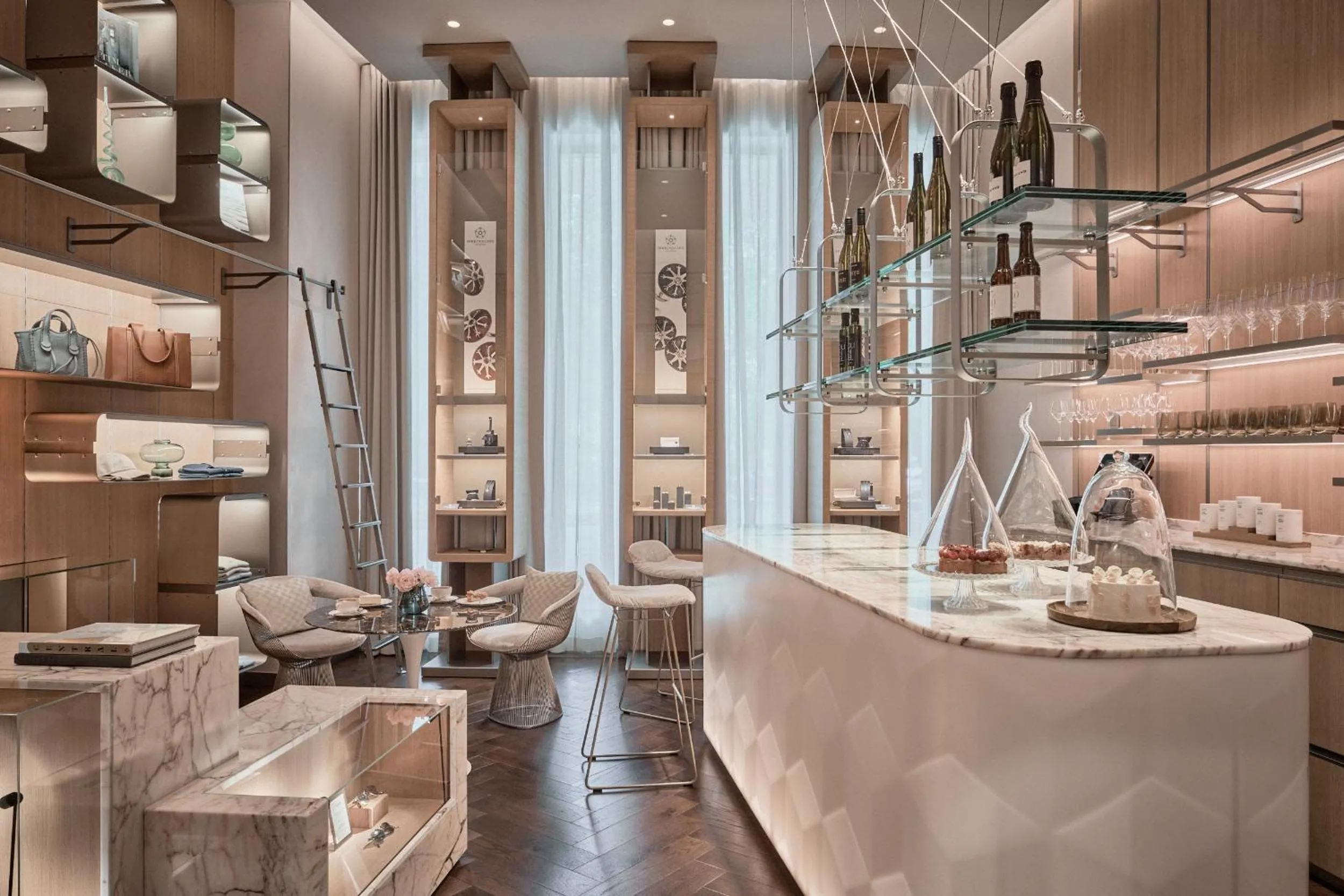 Restaurant/places to eat in The Fontenay Hamburg