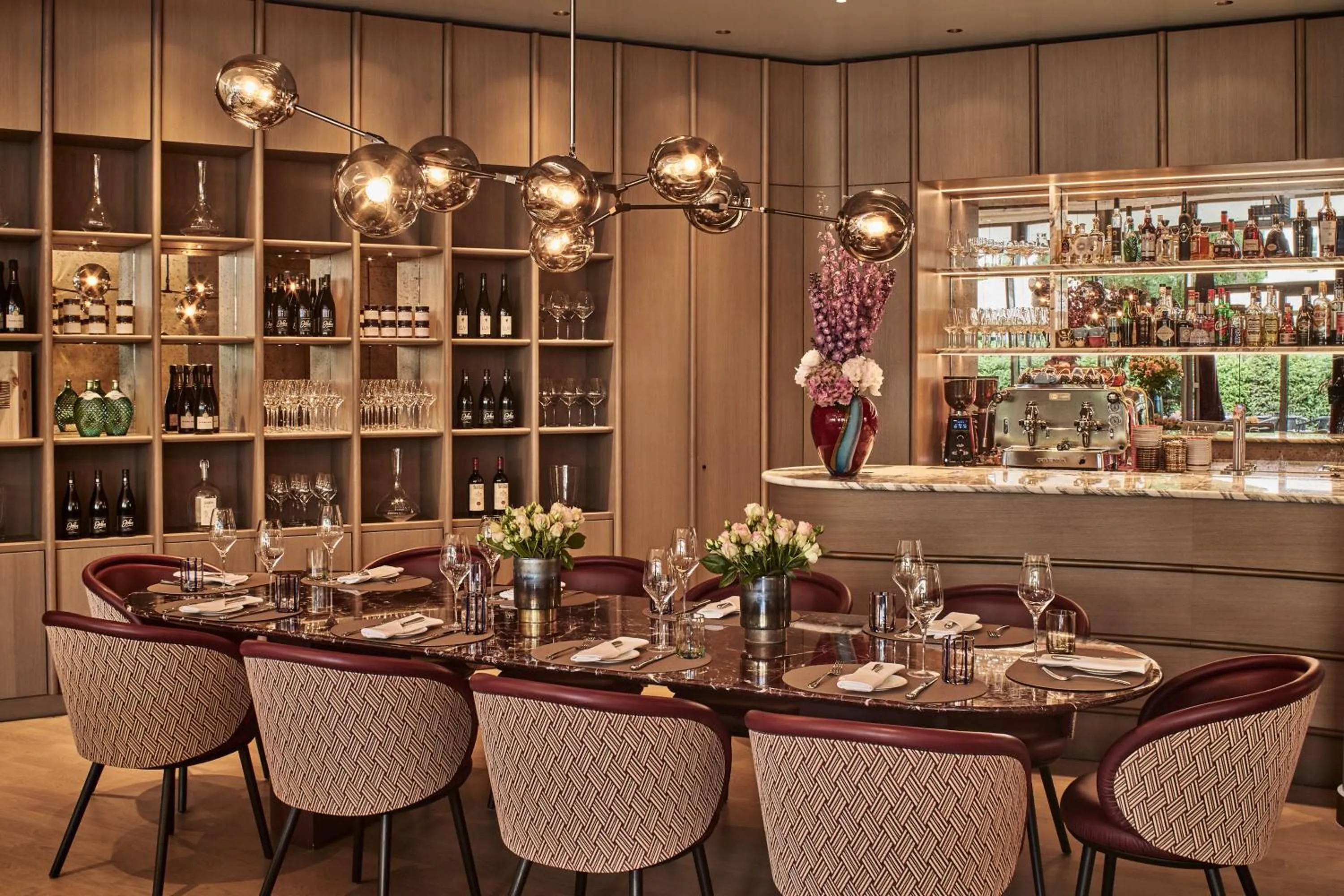 Restaurant/places to eat in The Fontenay Hamburg